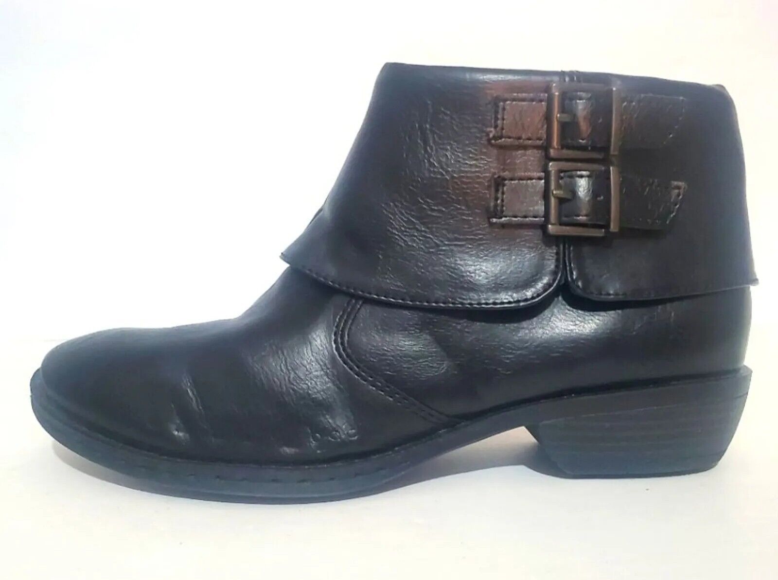 b.o.c. black leather moto fold over cuff double buckle low heel booties. 8
