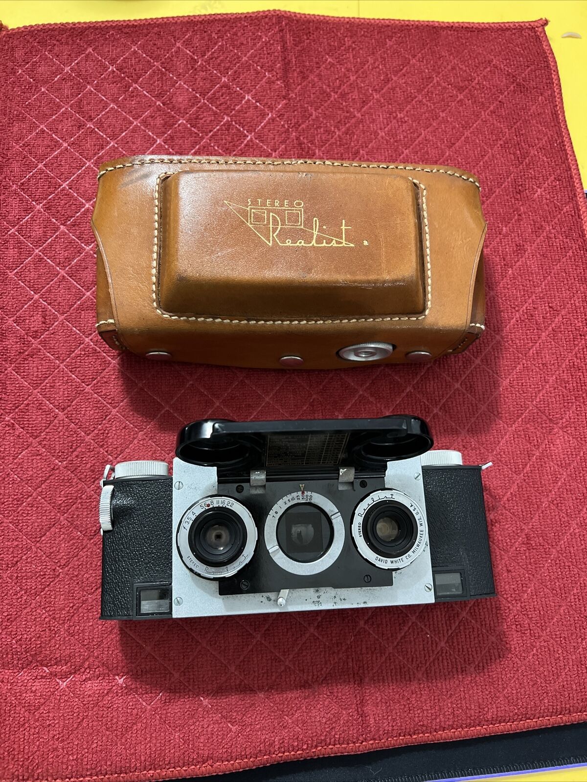 Stereo Realist F 3.5 - 35mm 3D Rangefinder Camera With Case 