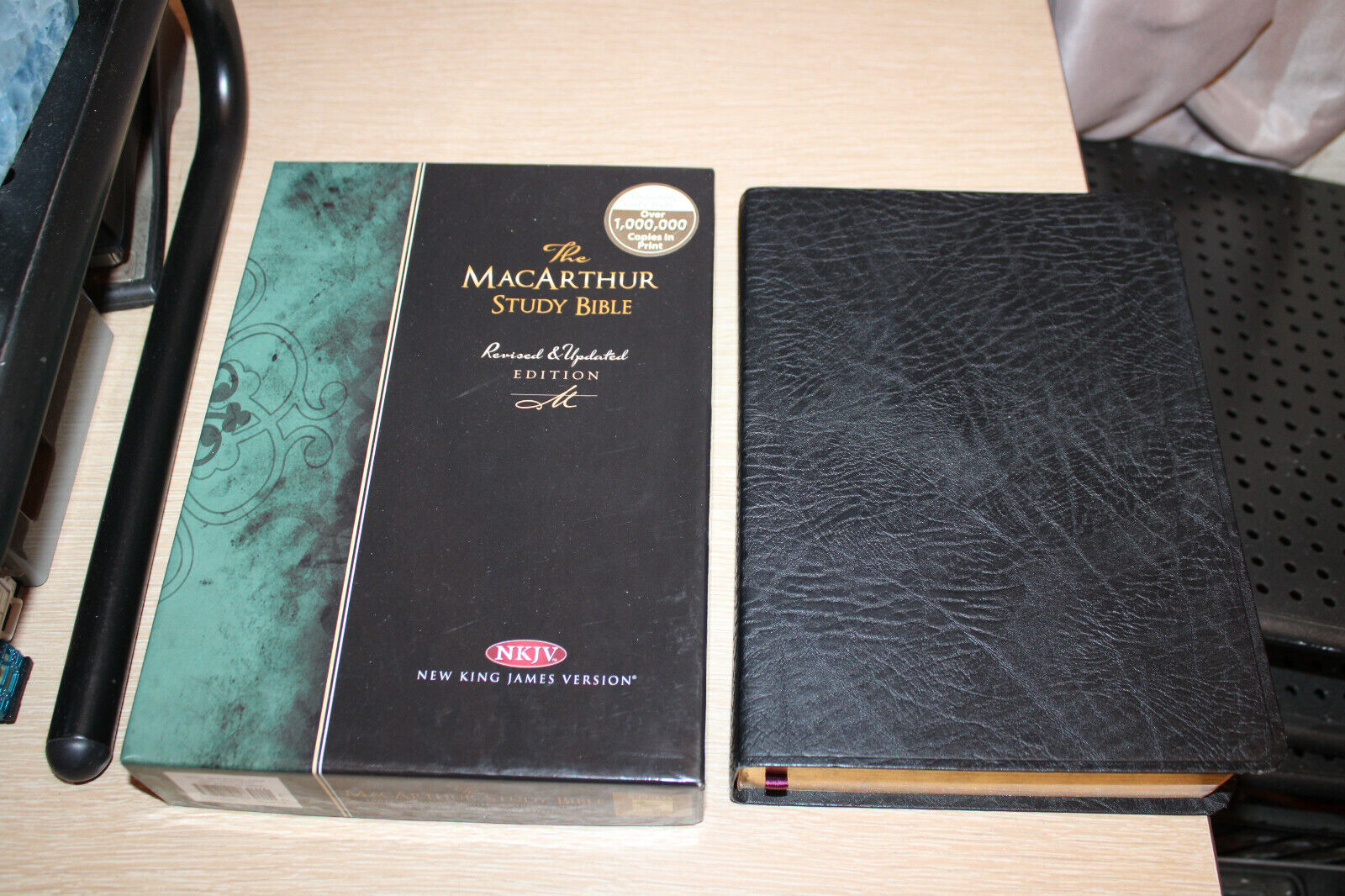 MacArthur Study Bible by John MacArthur (2006, Bonded Leather, Revised edition)
