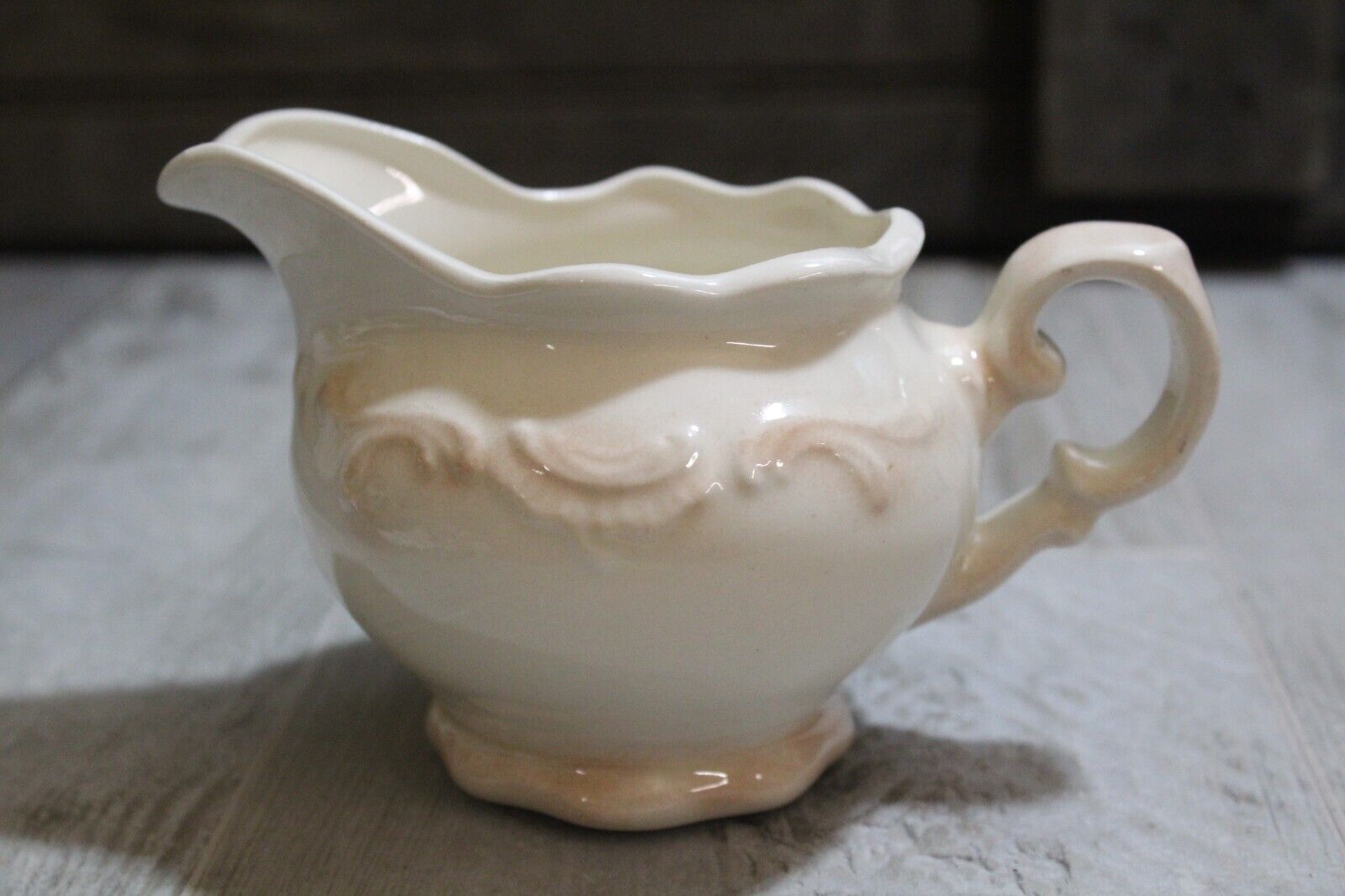 Vintage Ceramic Porcelain Gravy Boat Bowl W Spout Light Pink 3.5inT