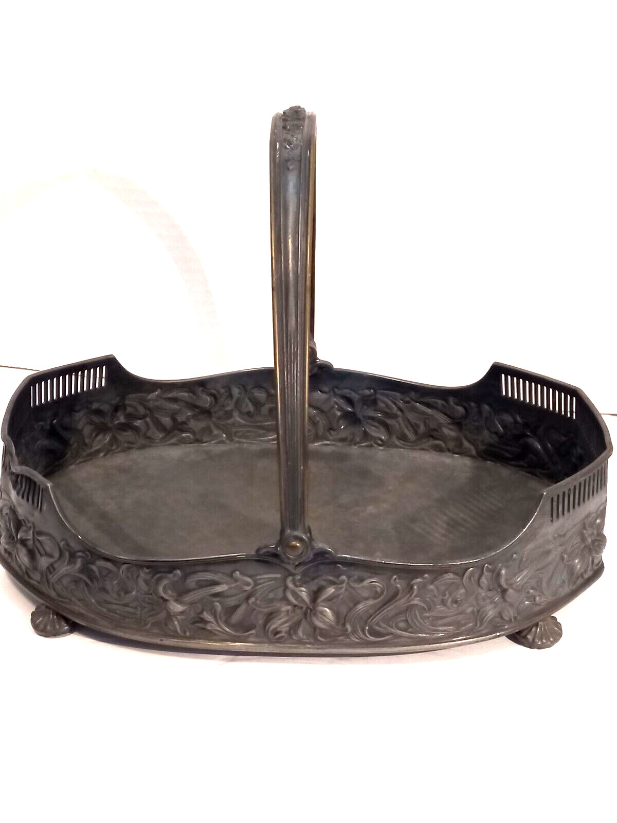 Antique Pairpoint Mfg. Co. Quadruple Silver Plate Basket
