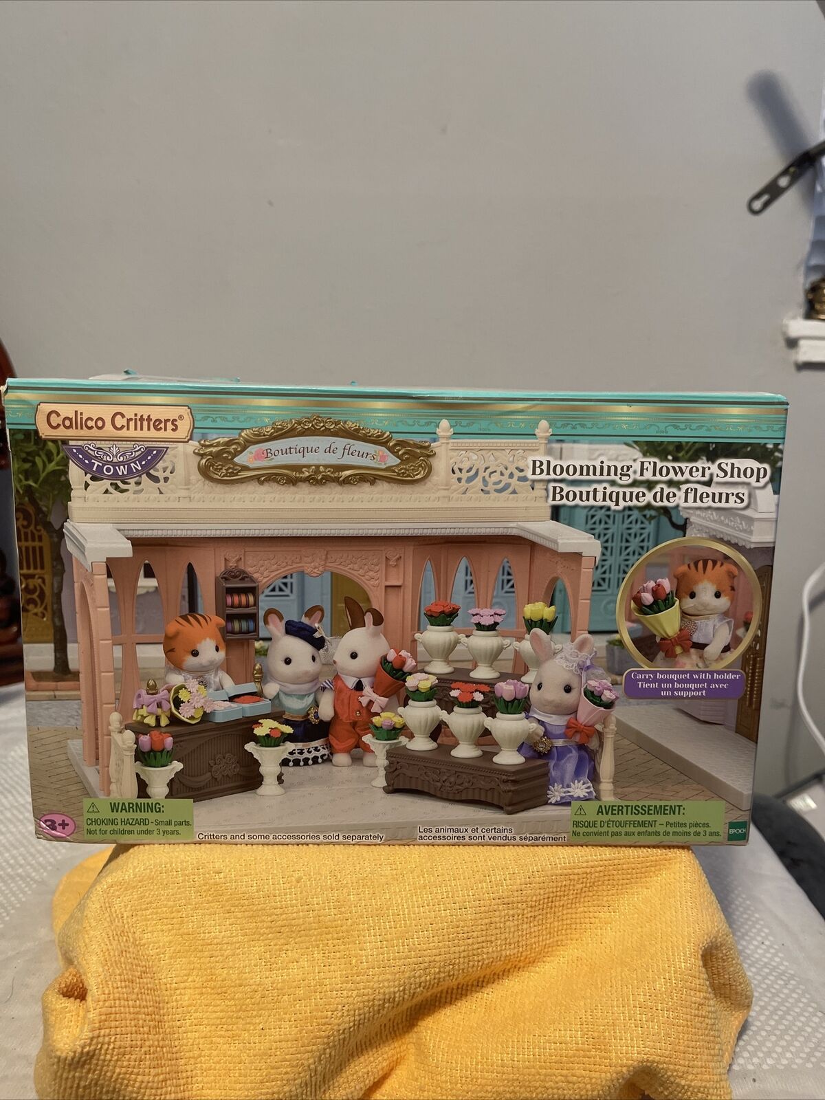 CALICO CRITTERS-SYLVANIAN FAMILIES-BLOOMING FLOWER SHOP PLAYSET,NEW NIB