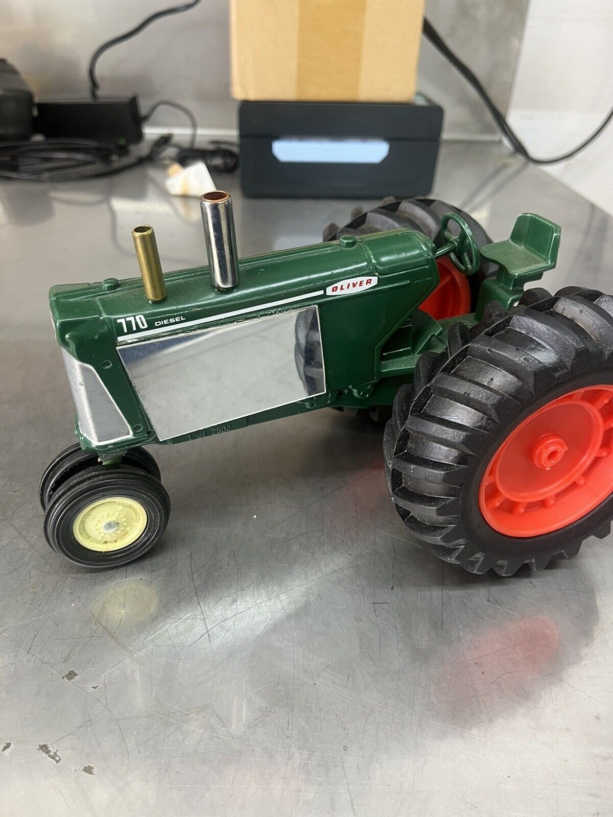 1/16 scale Custom Oliver 770 Diesel Pulling Tractor Diecast Metal Farm Toy 
