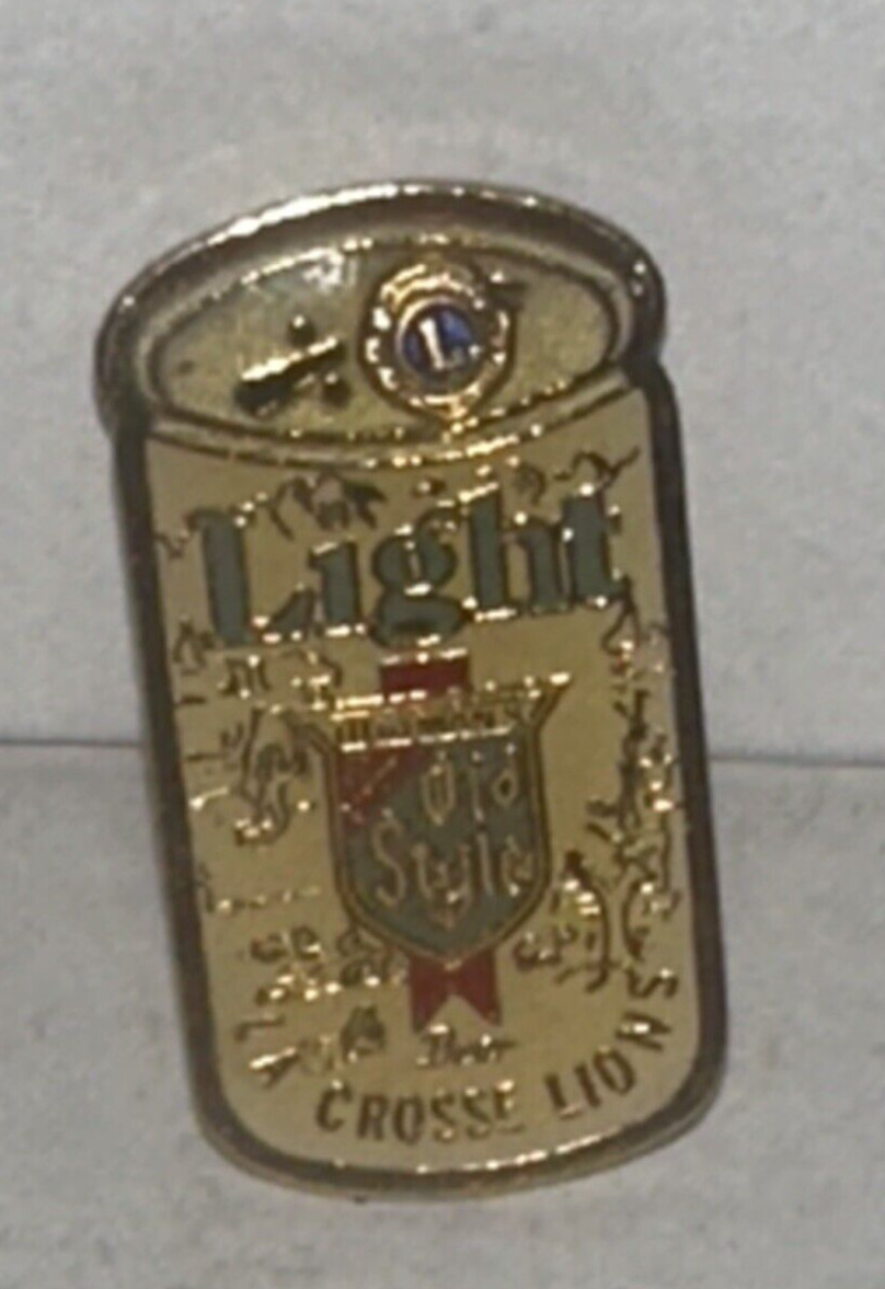 Vintage Old Style Light Beer Can La Crosse Wisconsin Lions Club Lapel 1\