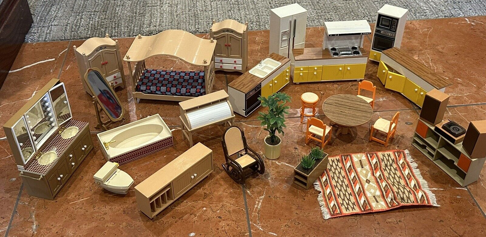 TOMY SMALLER HOMES DOLLHOUSE FURNITURE ACCESSORIES MCM 1970S HUGE LOT EUC