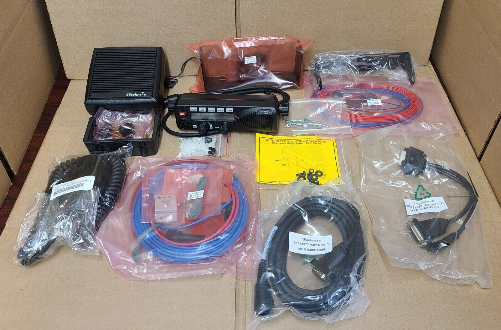 EF Johnson 5300 ES Radio Installation Kit W. Control head + Accessories Mic, Etc