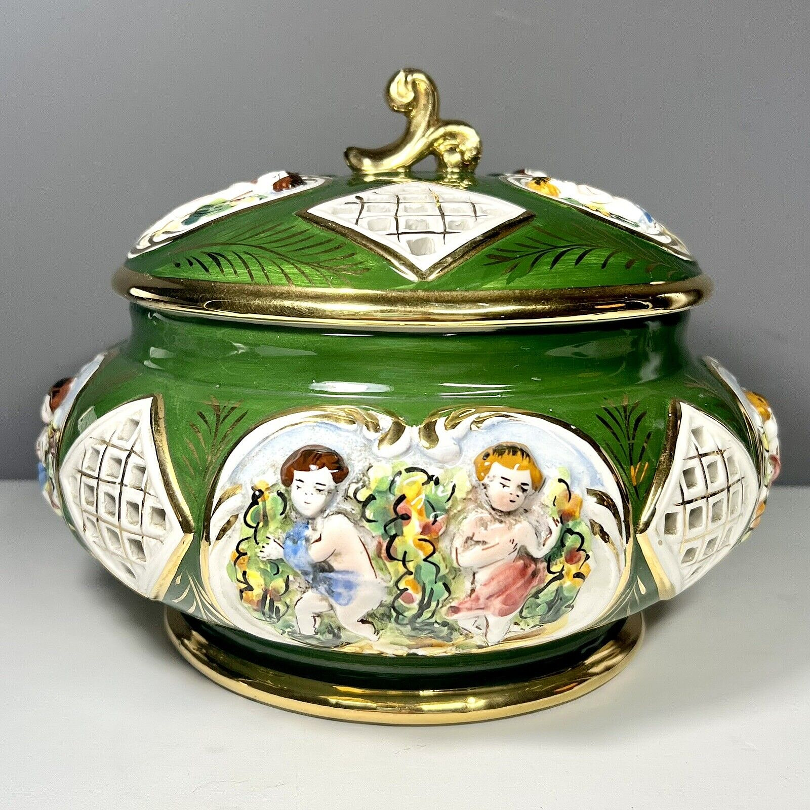 Vtg. Capodimonte Italy Porcelain Green & Gold Garden of Eden Centerpiece Bowl