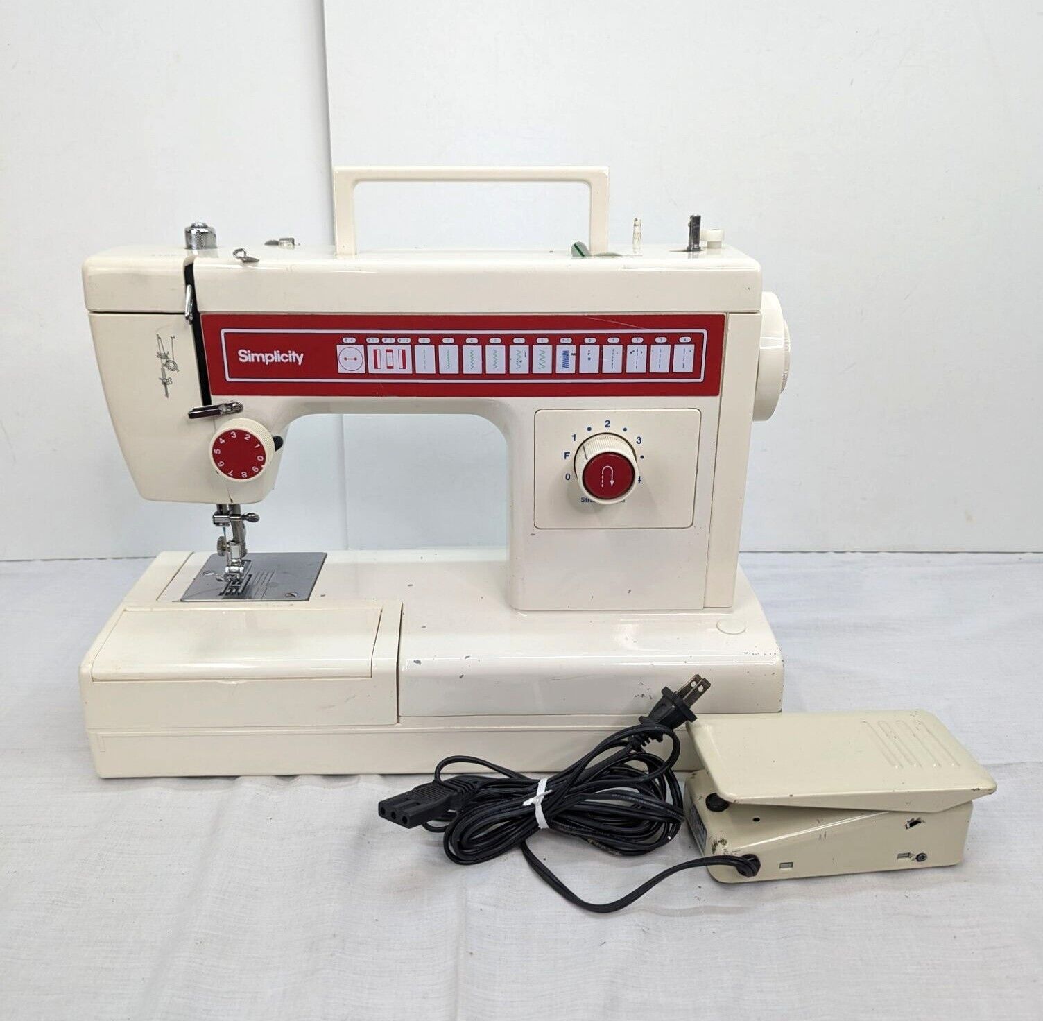 Simplicity Sewing Machine White Model No SL1200 Tacony Corporation Preowned