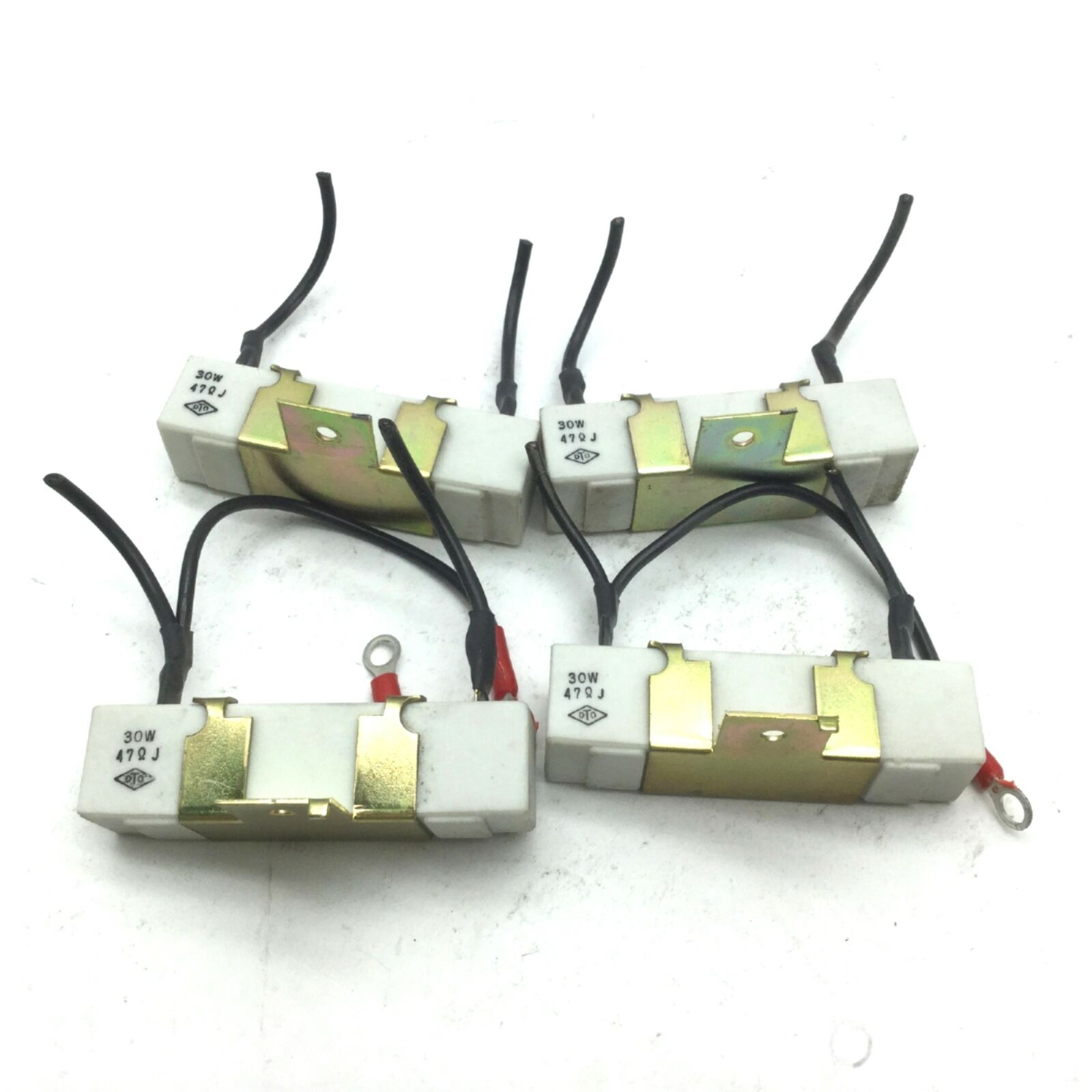 Lot of 4 DTO 47 Ohm Ceramic Resistors 30W