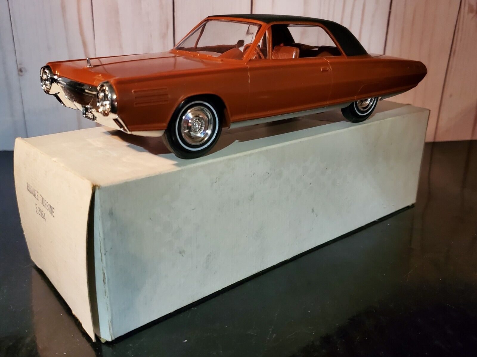Jo-Han 1963 1964 Chrysler Turbine Concept Car Dealer Promo 1:25 Plastic Model