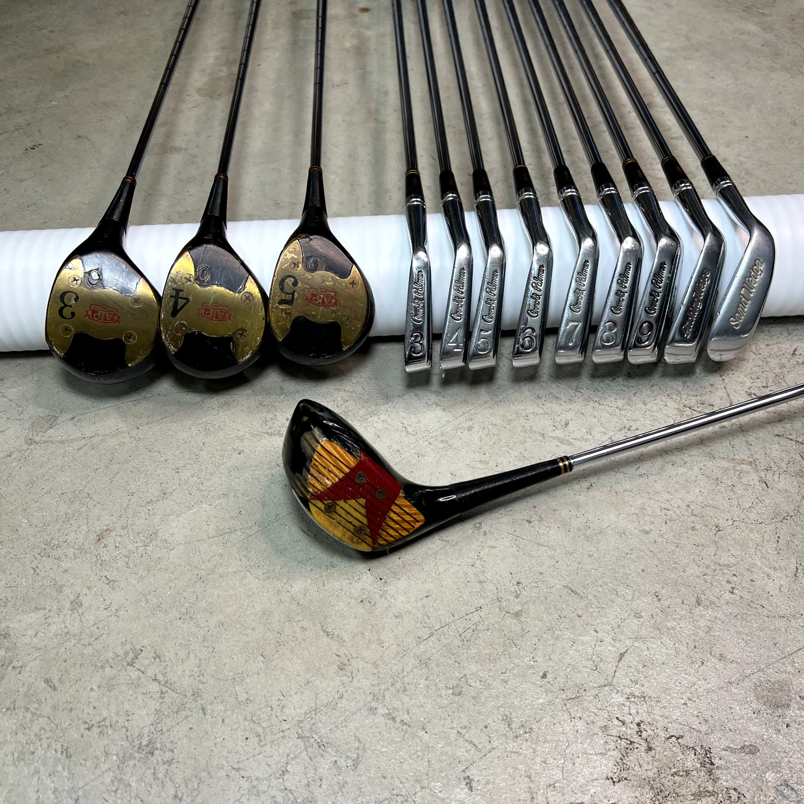 Vintage Arnold Palmer Golf Tru-Matic AP 3-SW Iron Set & 4 Woods RH Reg