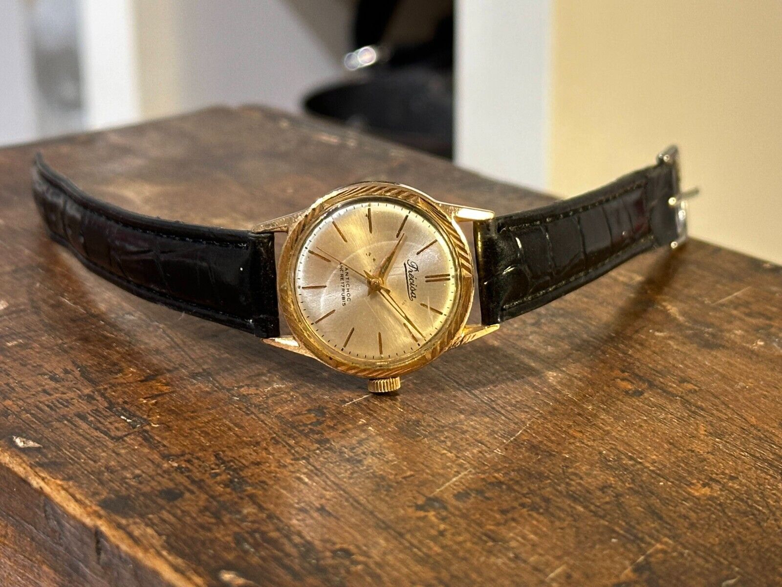 Precisa vintage midsize gold color 30mm unisex watch woman men