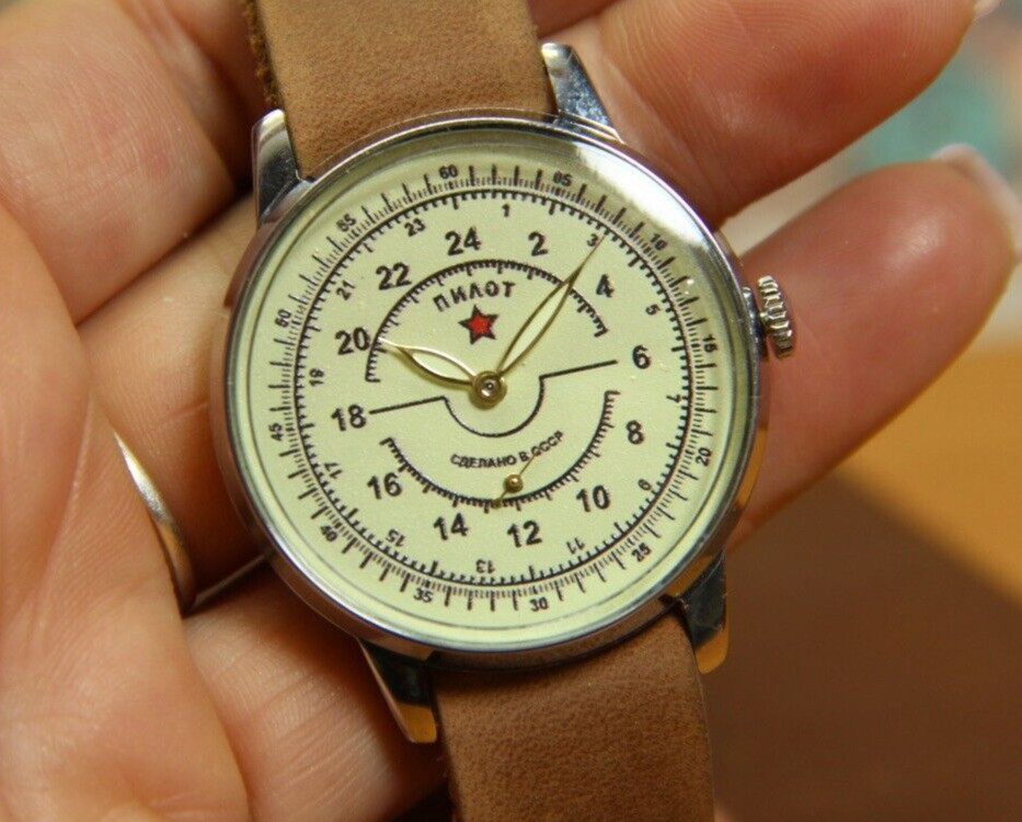 Men's Soviet watch Vintage watch Pobeda Rare Mechanical watch Military watch