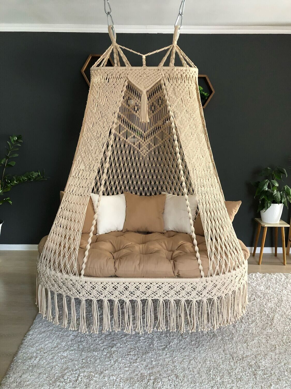 Beautiful Macrame swing chair, hanging chair indoor chair hanging indoor hammock
