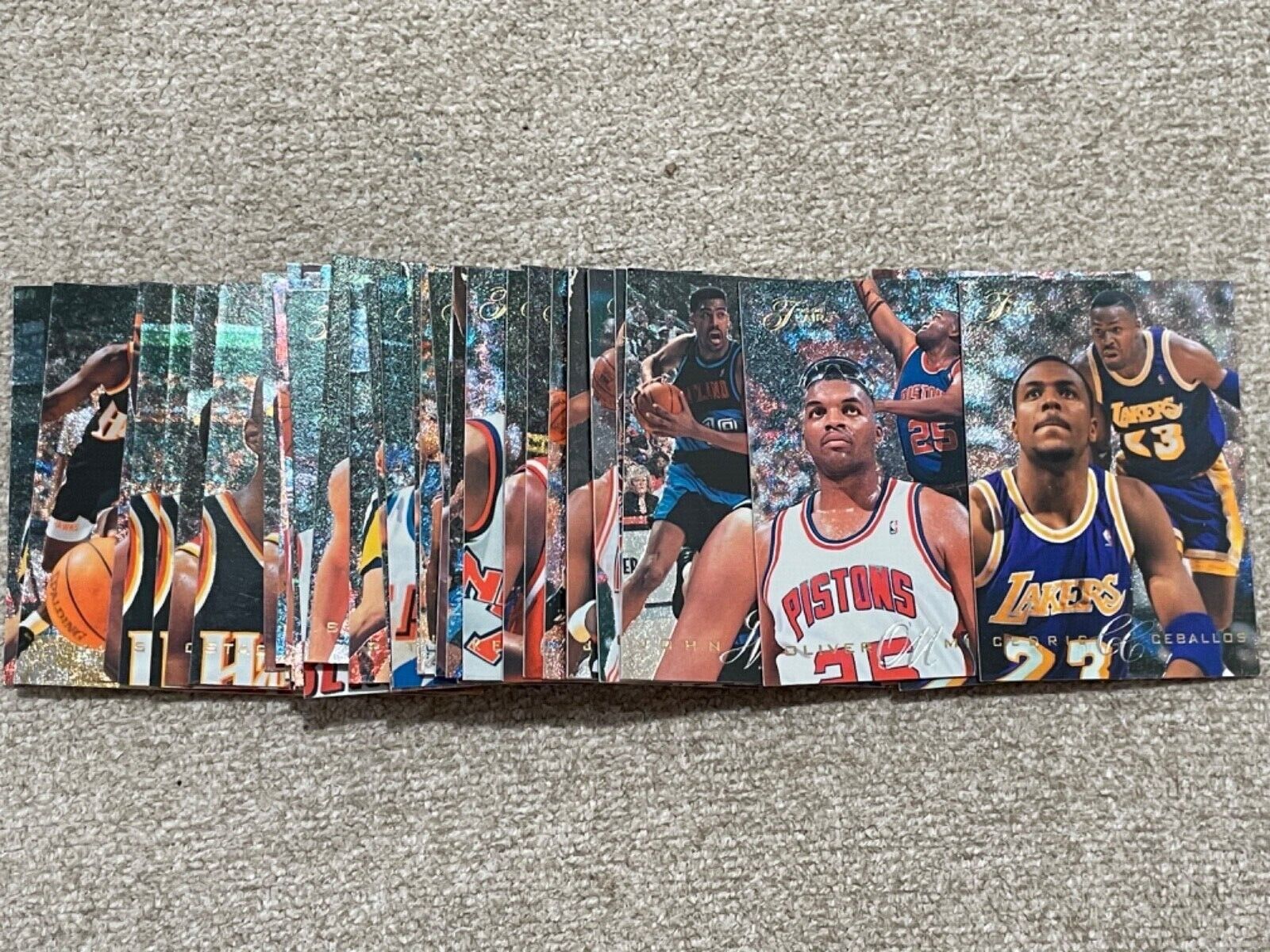 Pack of 20 Flair 95-96 Basketball Cards