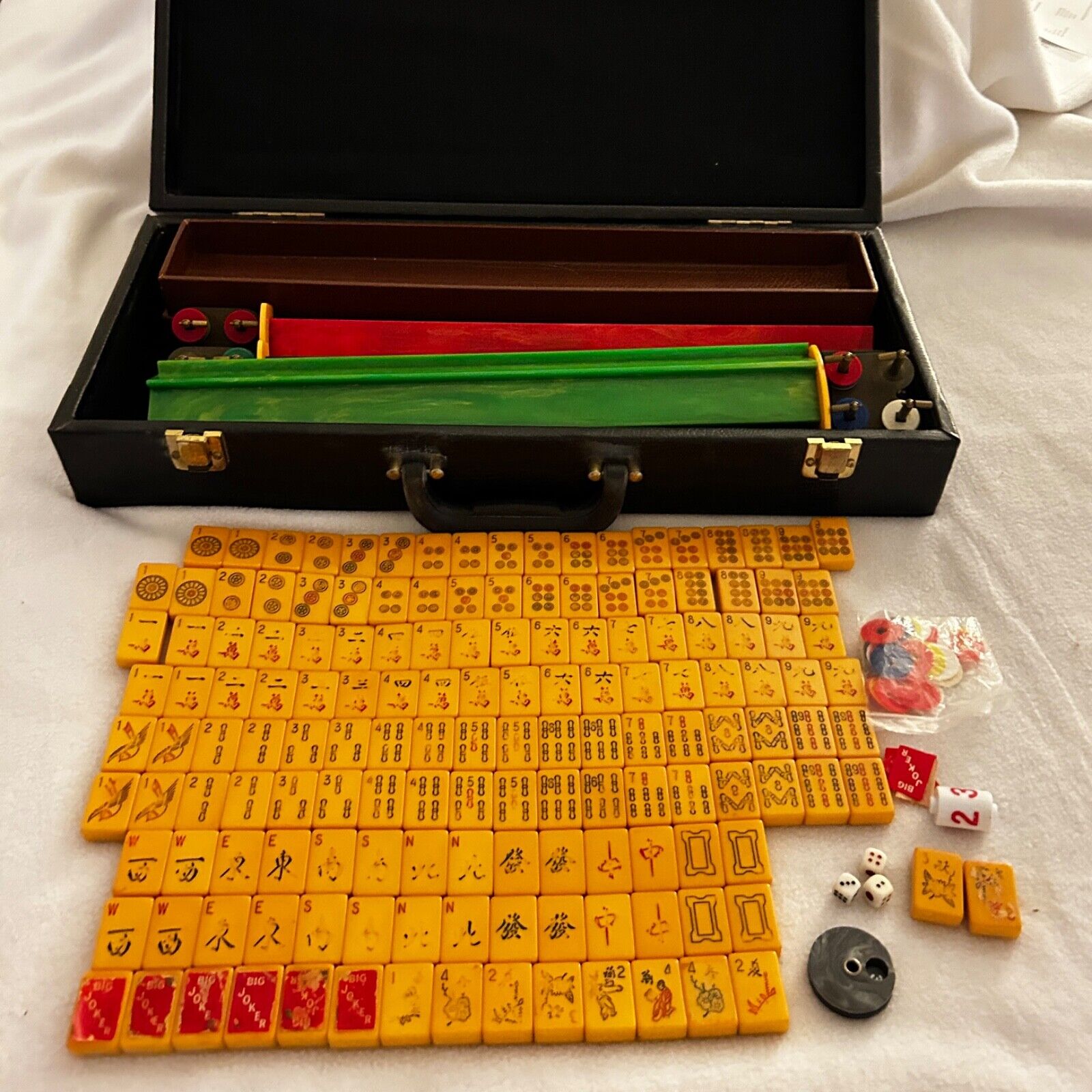 Vintage Mah Jongg Set Butterscotch Bakelite In Original Case Swirl Racks Mahjong