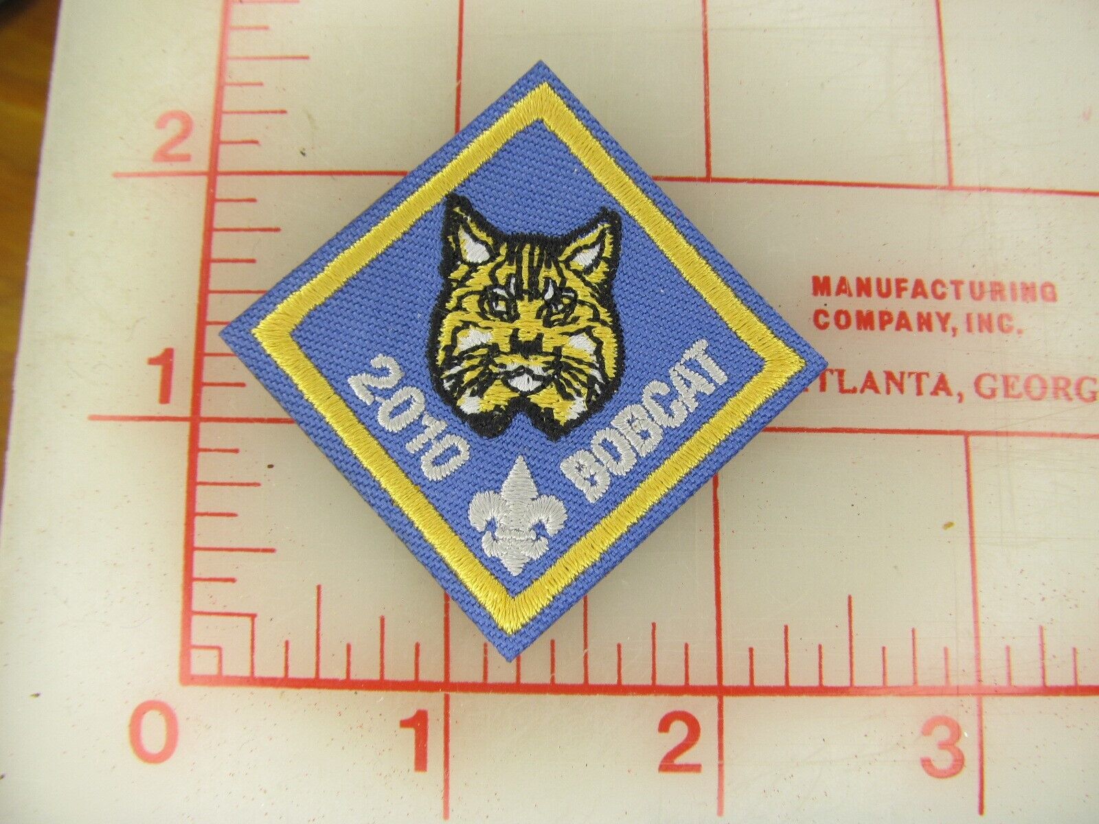 Cub Scout 2010 BOBCAT rank collectible patch 2010 back (m2)