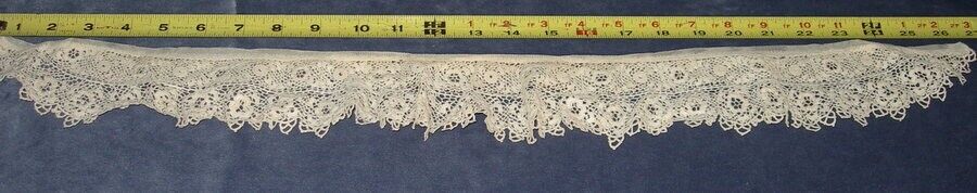 BEAUTIFUL ANTIQUE 19TH C HAND-MADE  LACE COLLAR FRAGMENT 26\