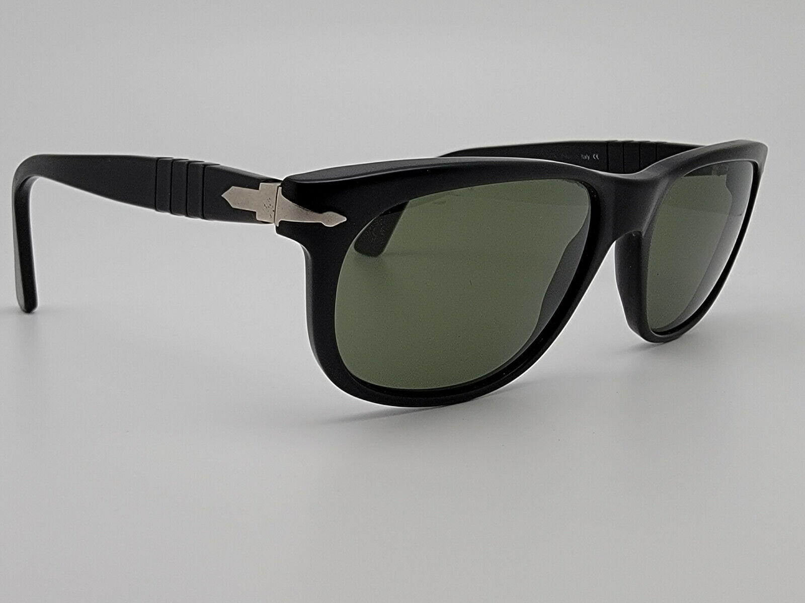 Persol 2530-S CC/31 Black Frame Green Lens Sunglasses Italy 59-19 ULTRA RARE