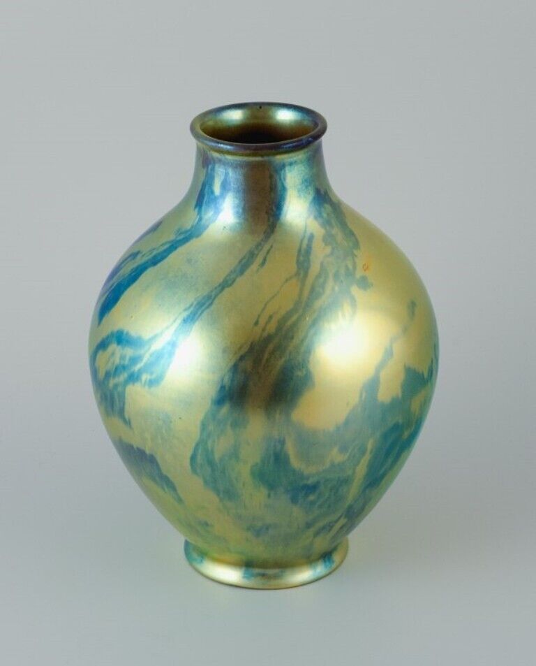 Zsolnay, large ceramic vase, beautiful eosin glaze. Mid-20th century.
