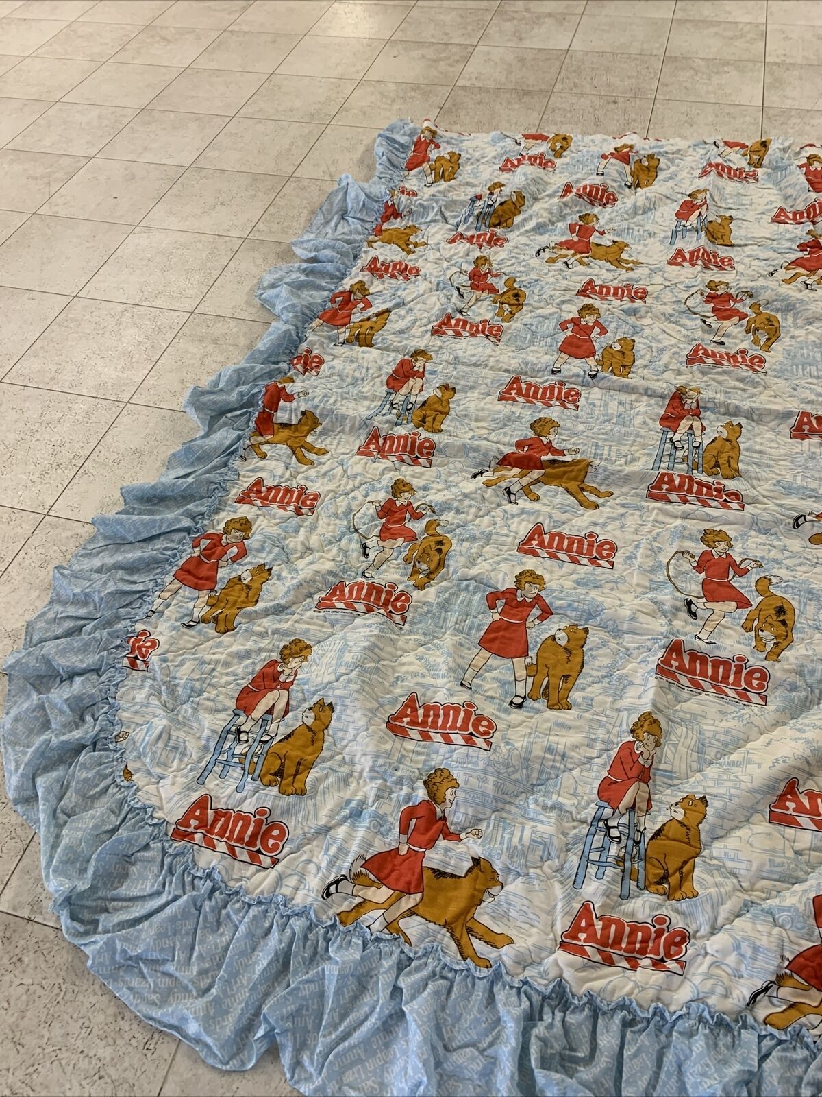 Vintage Little Orphan Annie and Dog Novelty Double/Full Size Flat blanket 1981