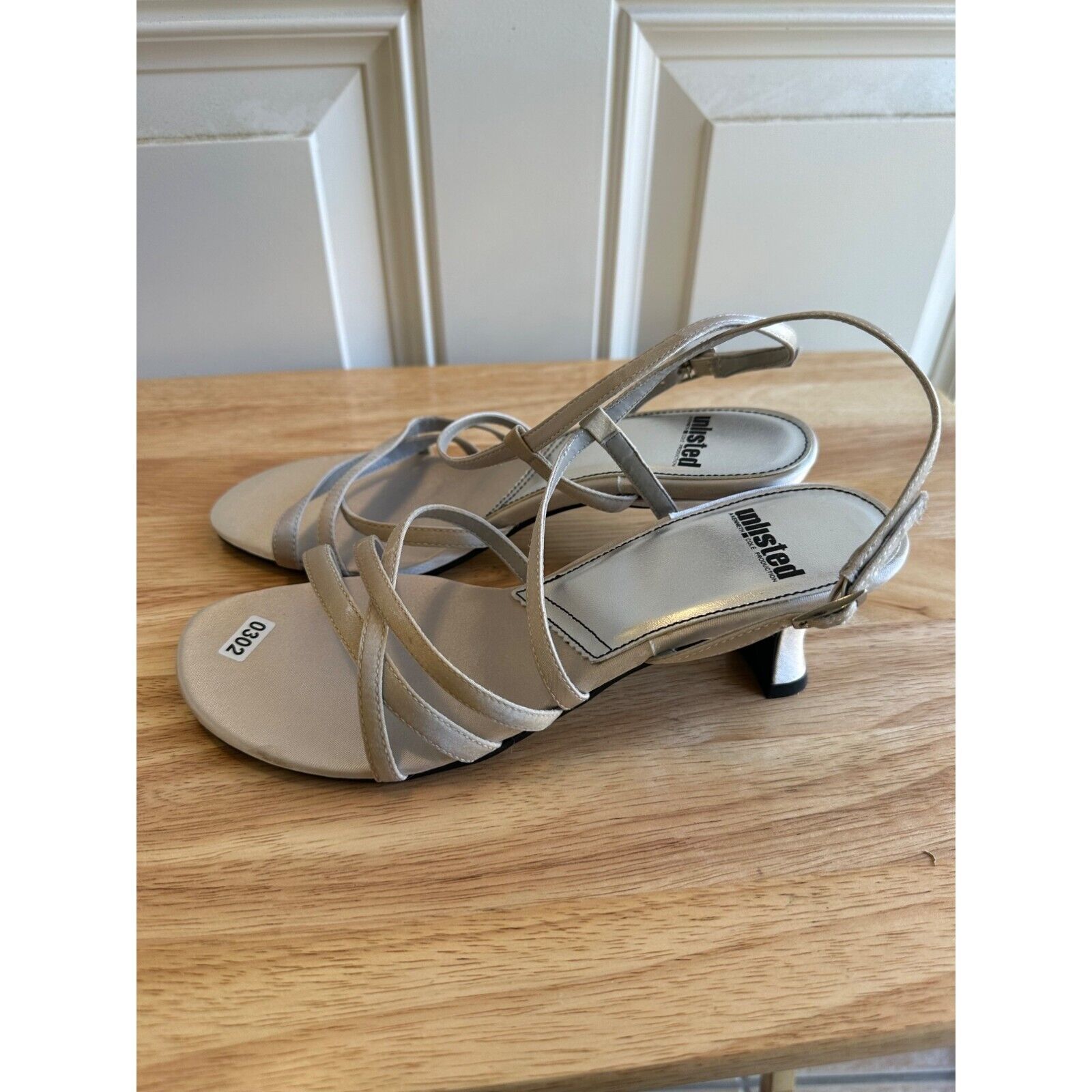 Unlisted by Kenneth Cole Women\'s Open Toe Strappy Satin Sandals Size7.5  EUR 36