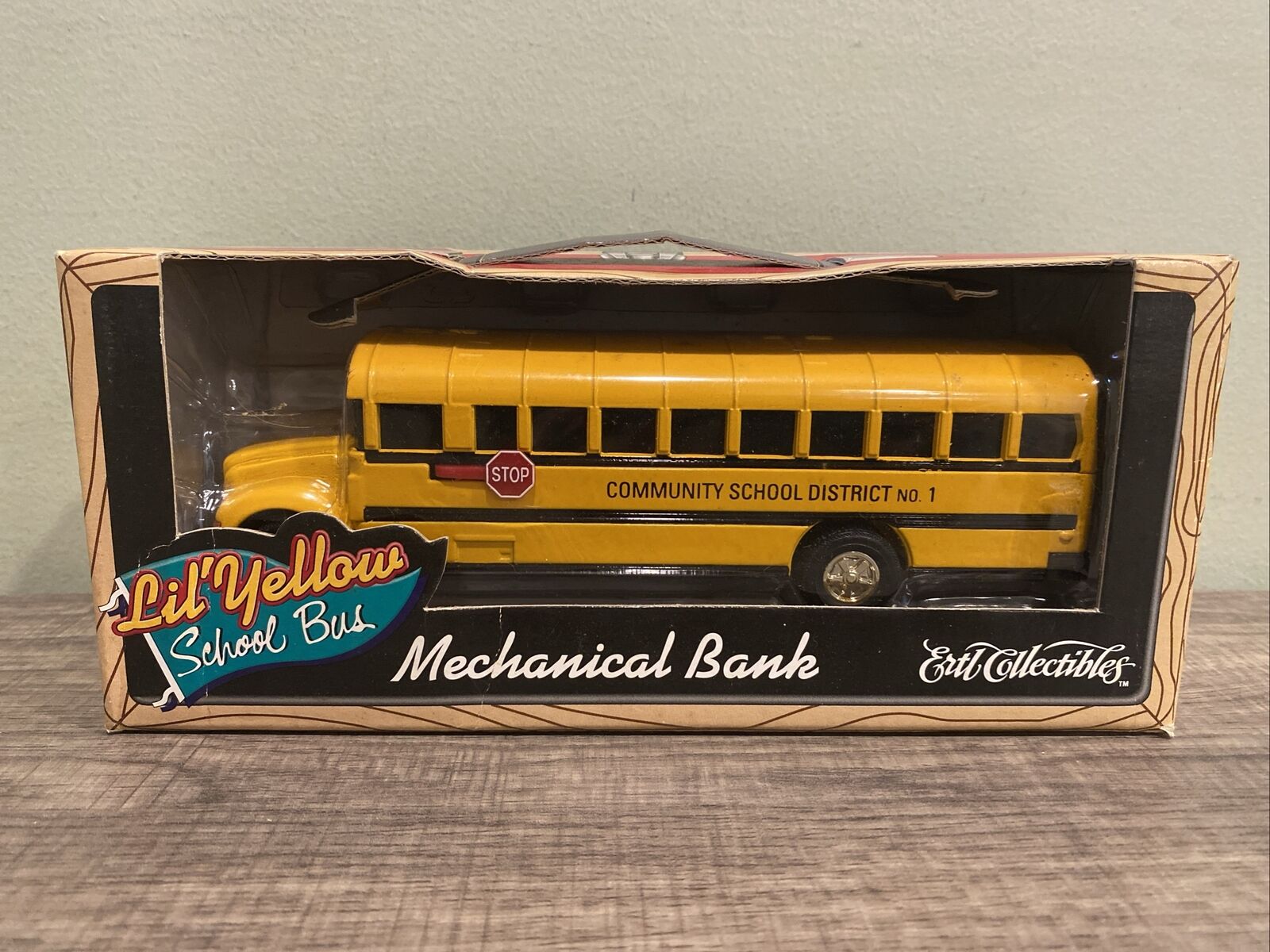 1995 Ertl 1/43 Scale Lil Yellow School Bus Mechanical Bank F523 Diecast