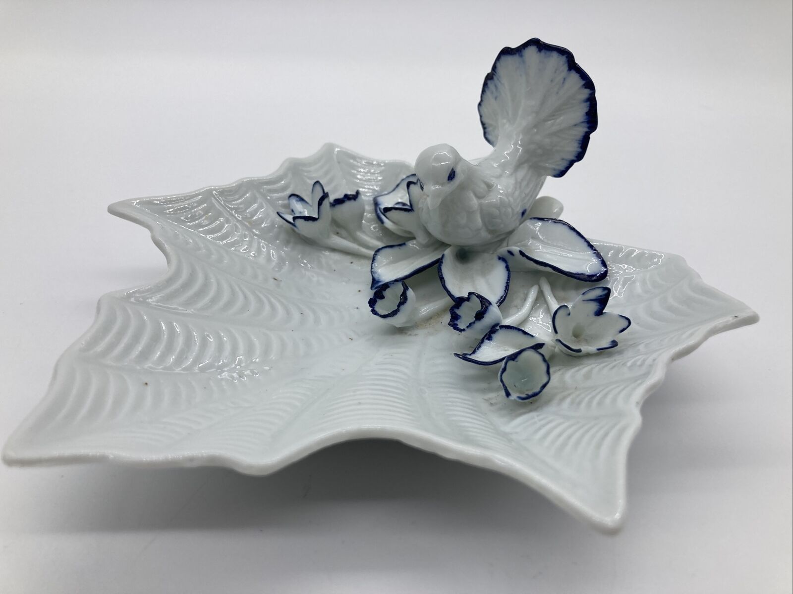 VINTAGE Capodimonte White & Blue Porcelain Leaf Trinket Dish Morning Dove lilies