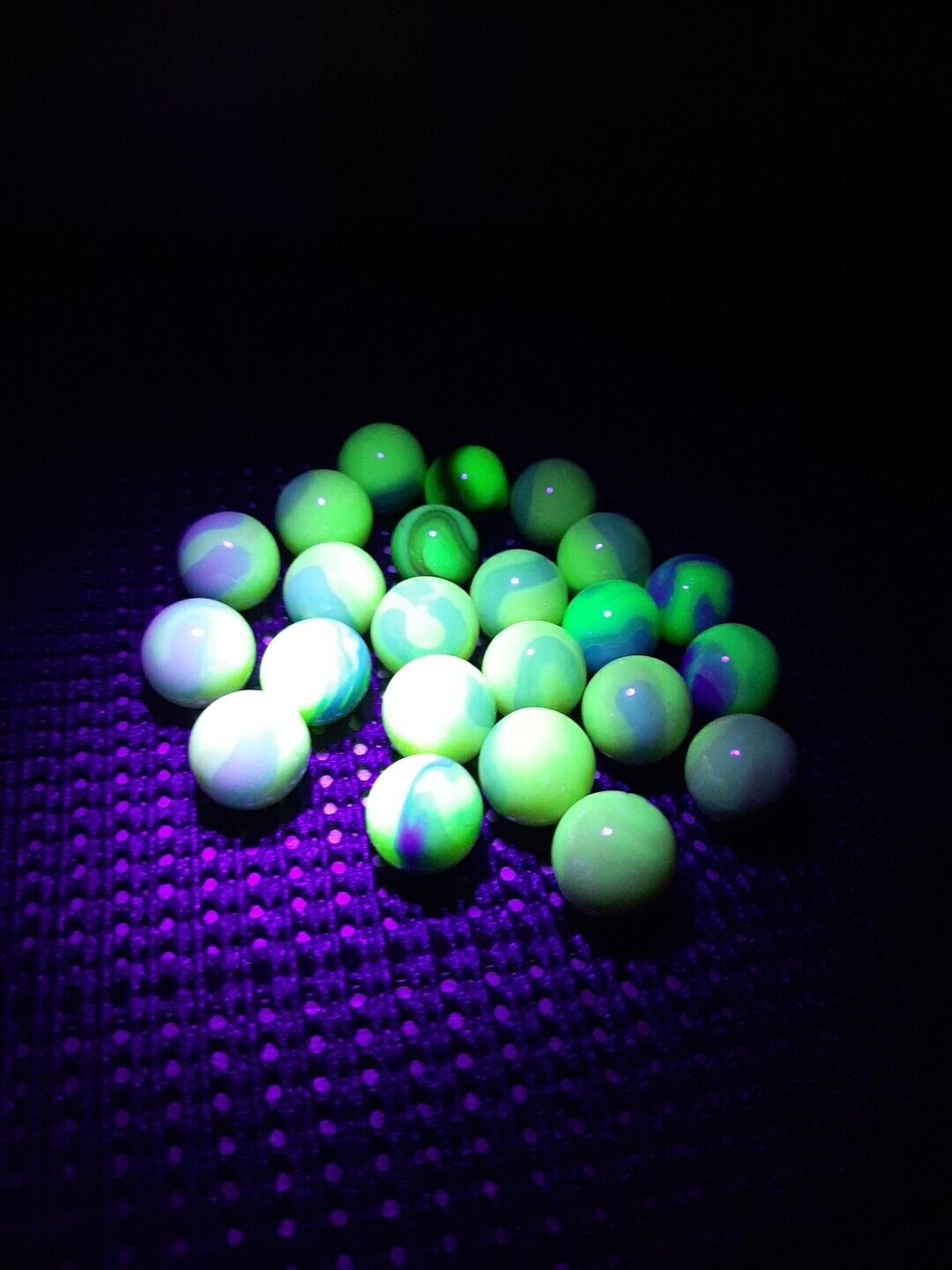 Lot Of (23) UV JABO  Uranium Vaseline Fluorescent Used Vintage Glass Marbles 