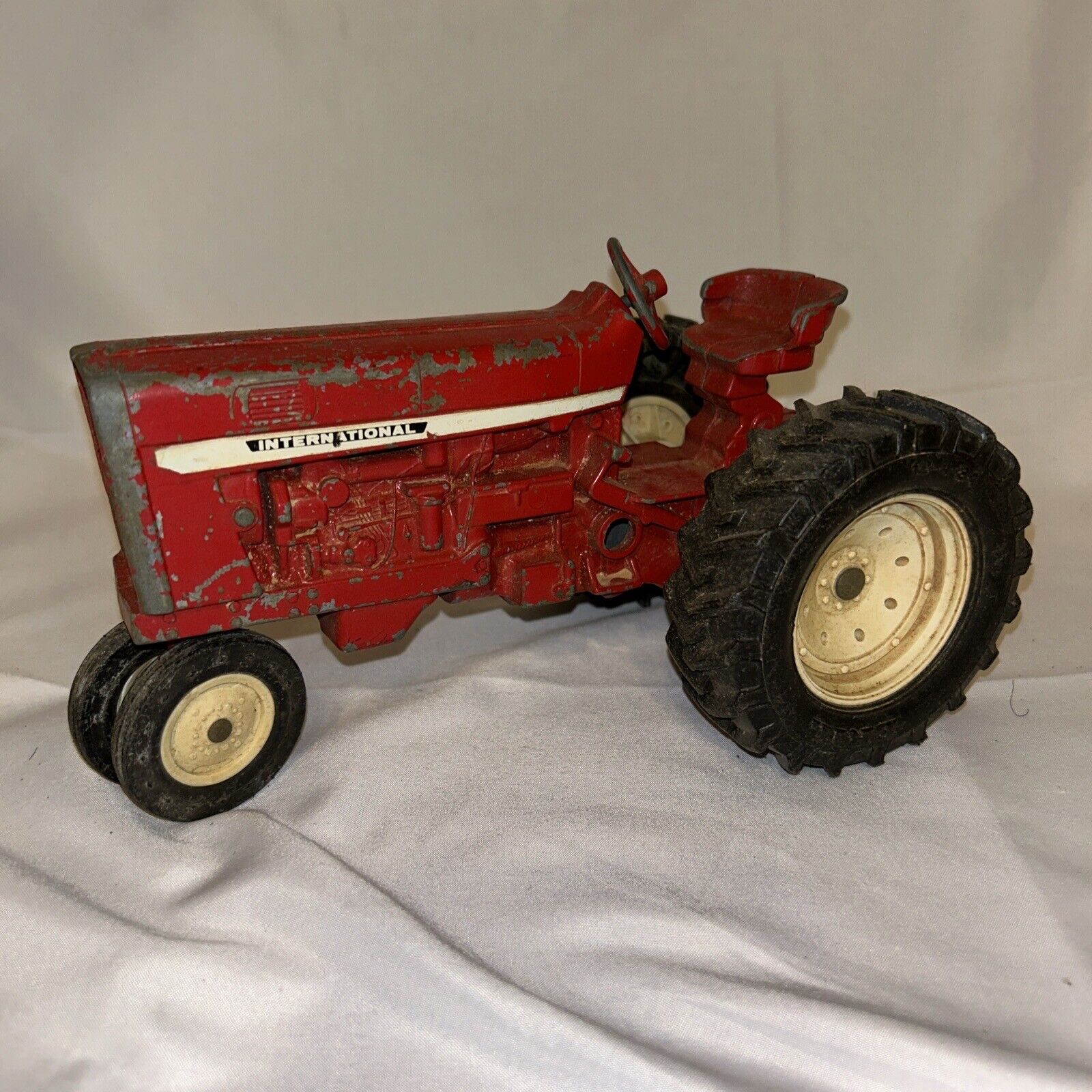 ERTL International Tractor Red Metal Tractor Toy 18-4-34 Vintage Antique