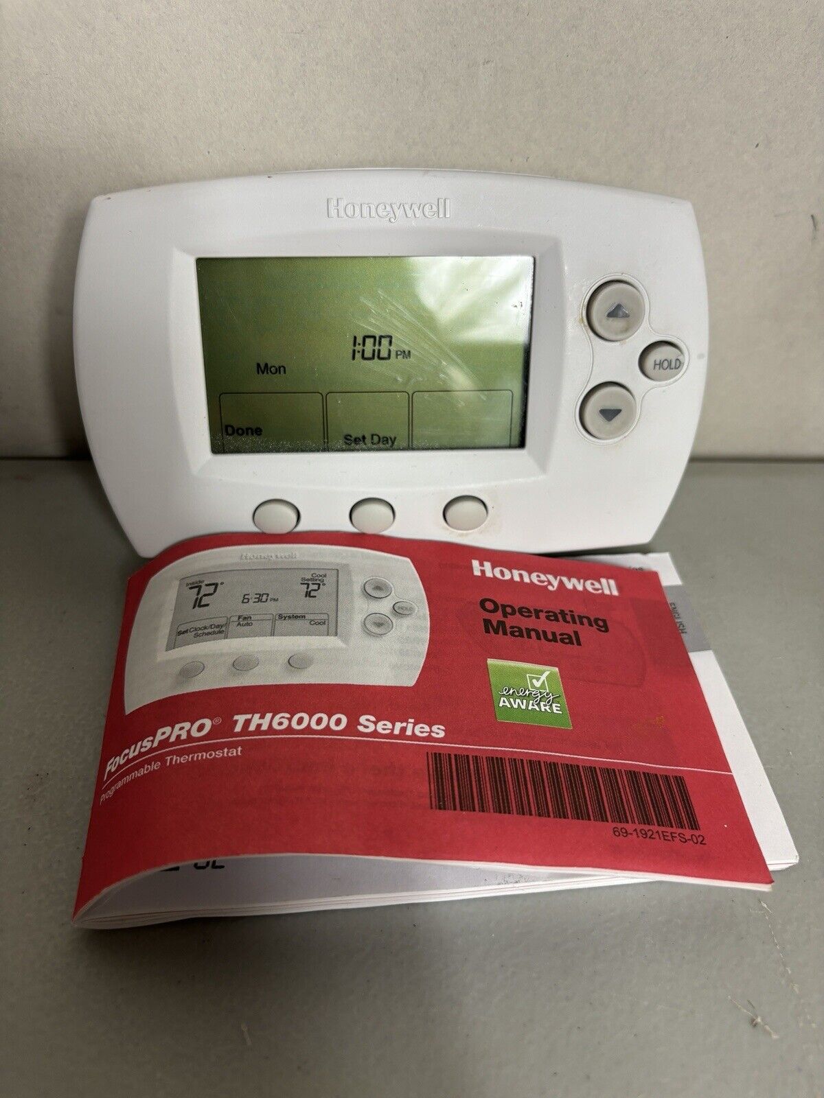 Honeywell TH6220D1028 FocusPro Programmable Large Display Thermostat 2H/2C