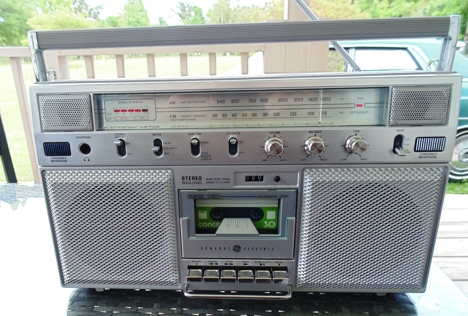 General Electric 3-5254A Portable Stereo Radio/Cassette