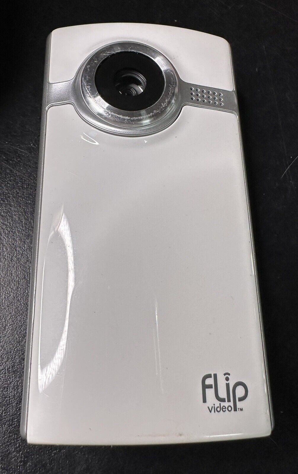 Pure Digital F230W Flip Video White Silver 1.5\