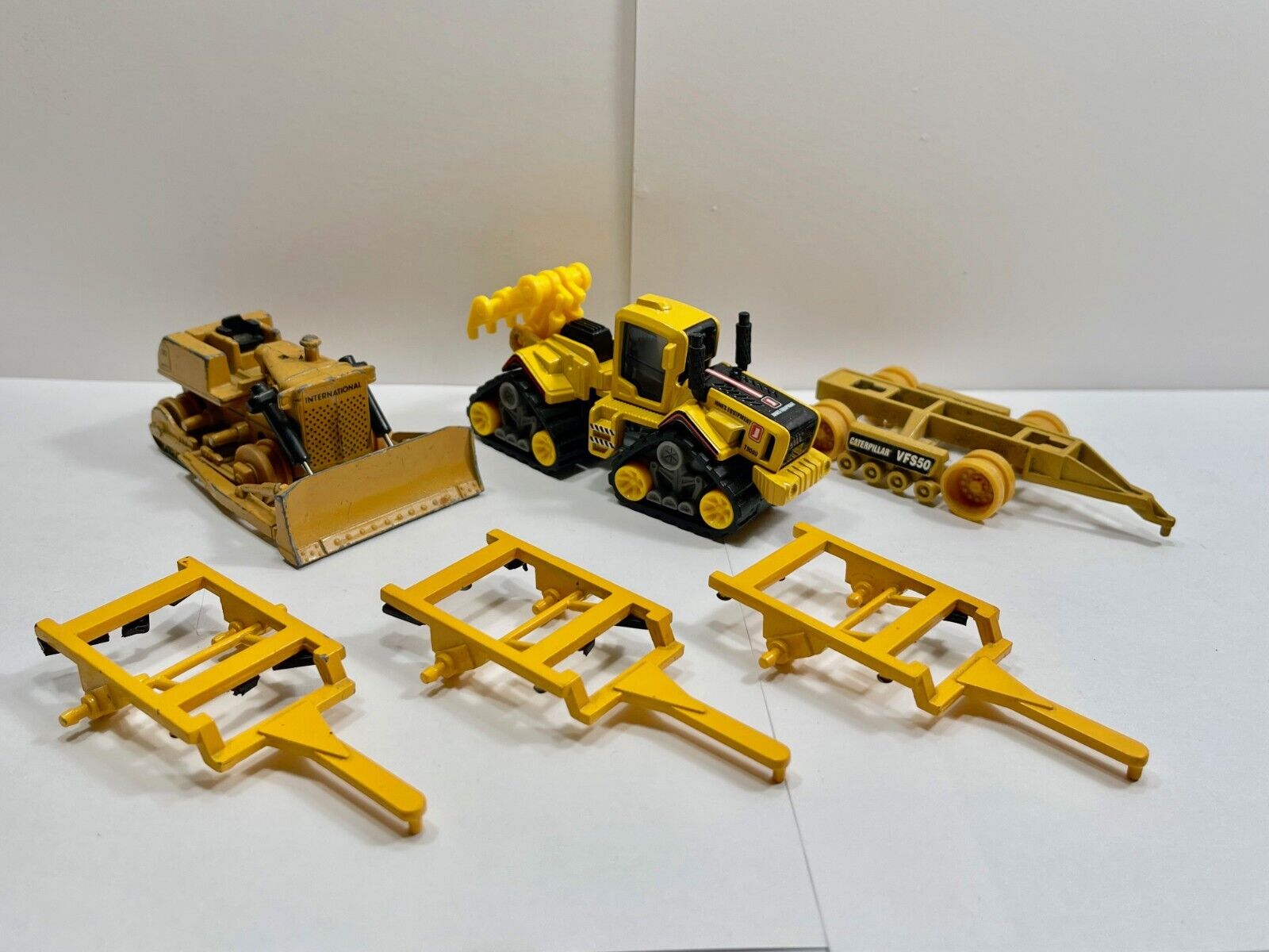 ERTL 1/64 Scale- Construction Equipment Lot (IH TD20 Dozer, Speed Dozer, Disks)
