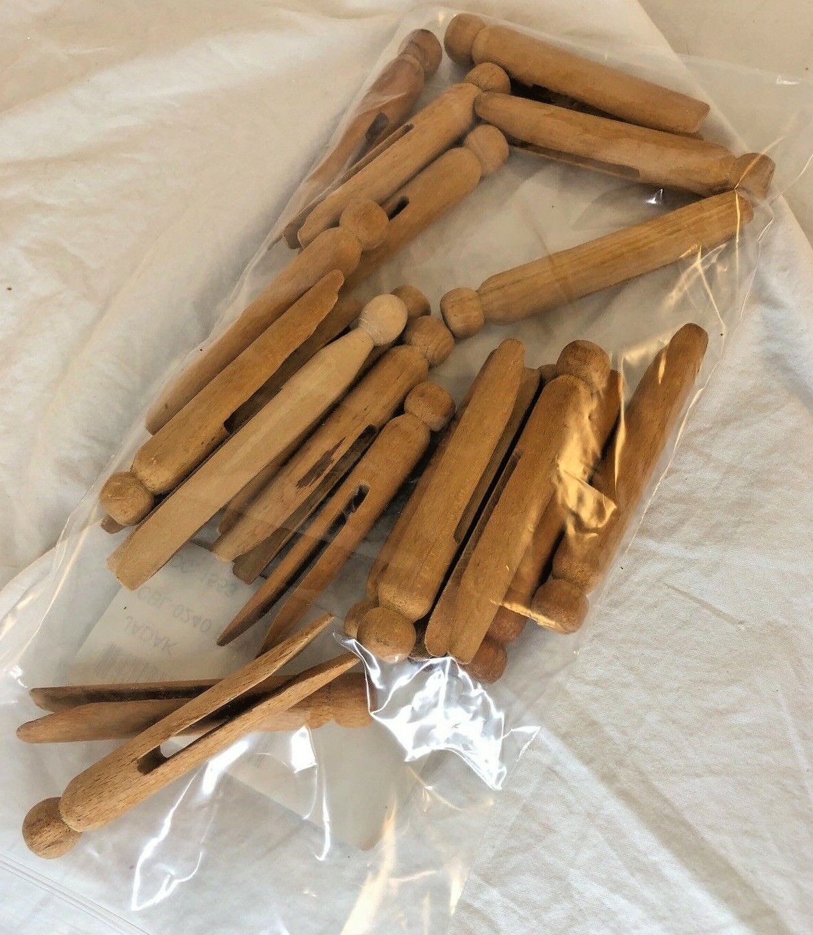  21 Vintage Wooden Clothes Pins 1950\'s /Crafts /Round Head Flat Top