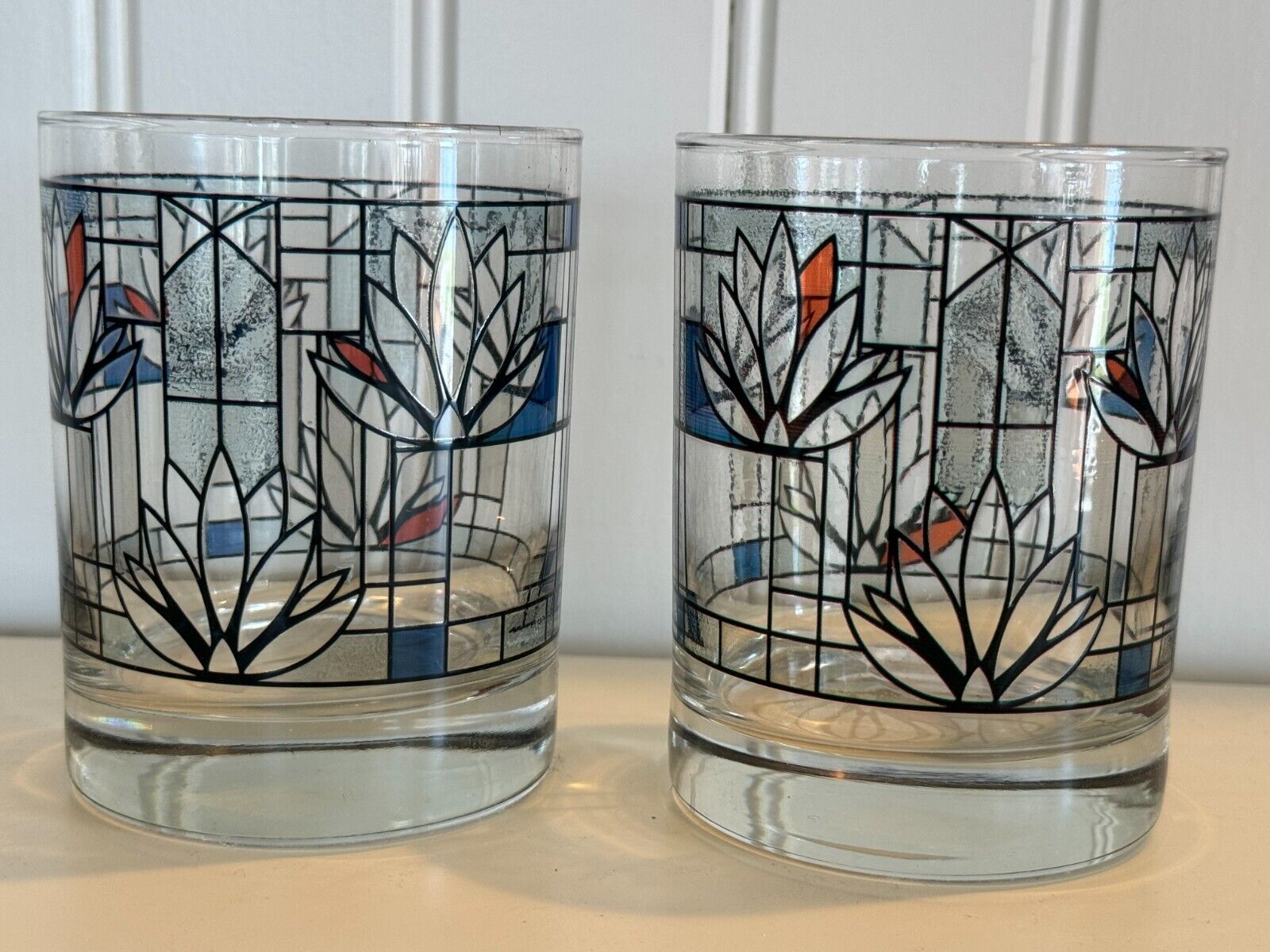 Frank Lloyd Wright Waterlilies Tumblers - Set of 2 Collectible glasses NEW