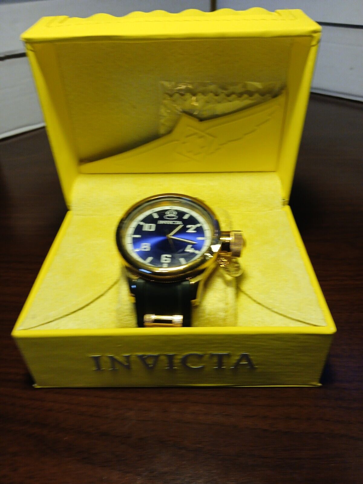 Invicta Men\'s 1437 Russian Diver Black Dial  Watch NEEDS BATTERY 