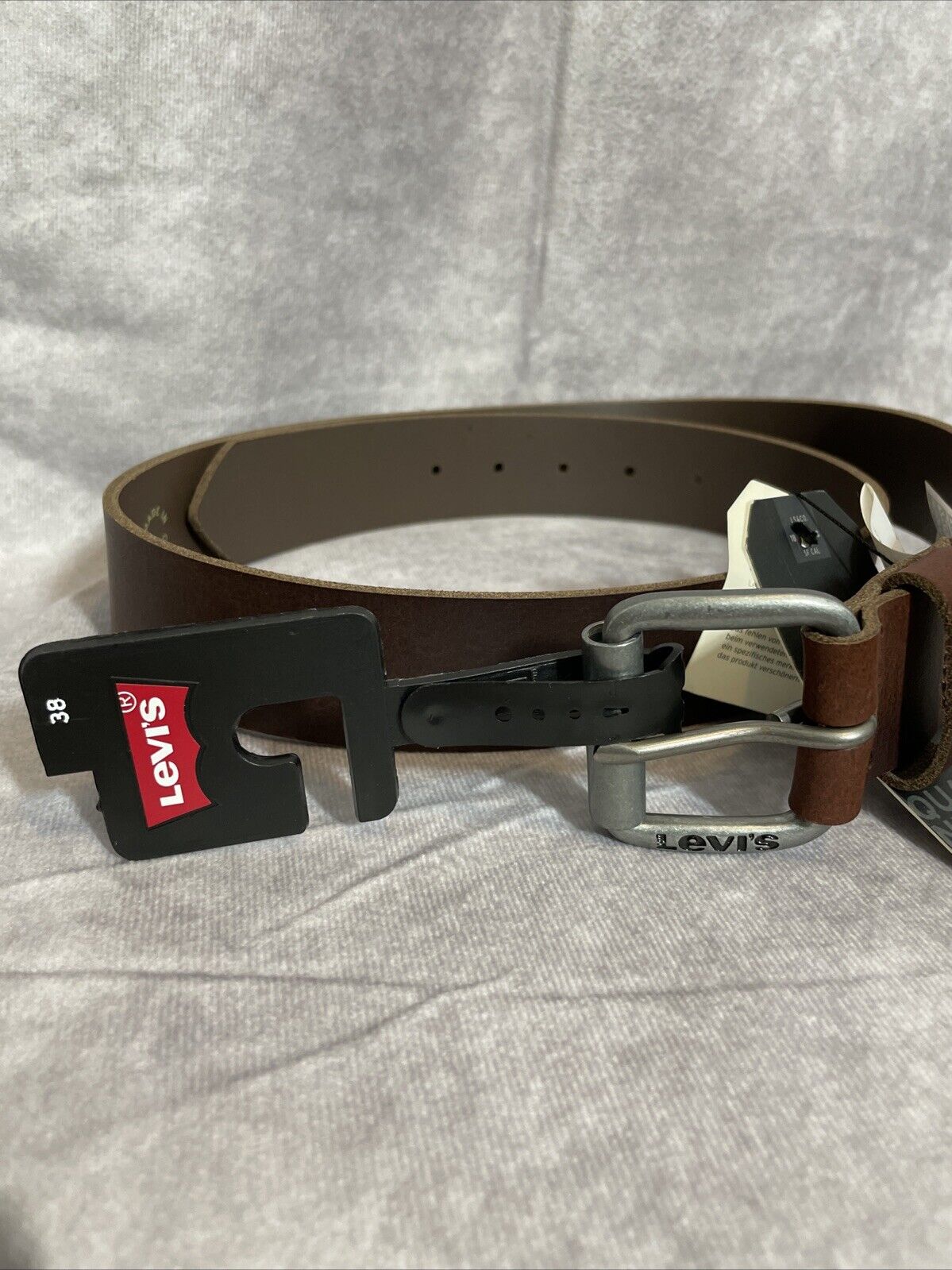 NWT Levi\'s Belt Brown Mens Sz 38/95 100% Bovine Leather Silver Buckle