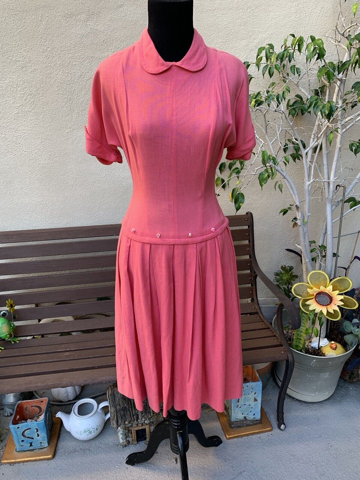 1940s 1950s Pink Peter Pan Collar Drop Waist Dress With Rose Appliqués XS