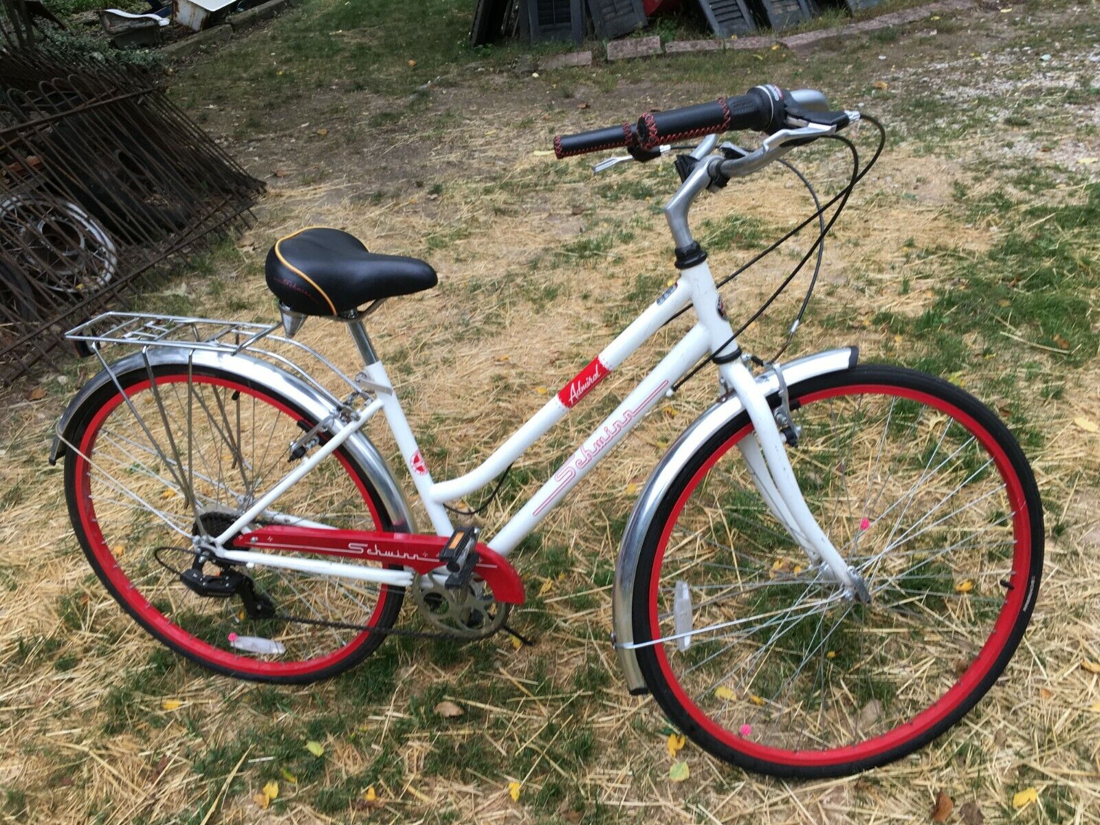 Schwinn Admiral 7 Speed Girls 21IN Bicycle White Red Lightly Used