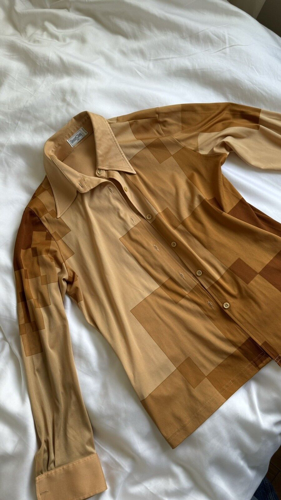 Amazing 1970s French Dagger Collar Button Down Womens Small