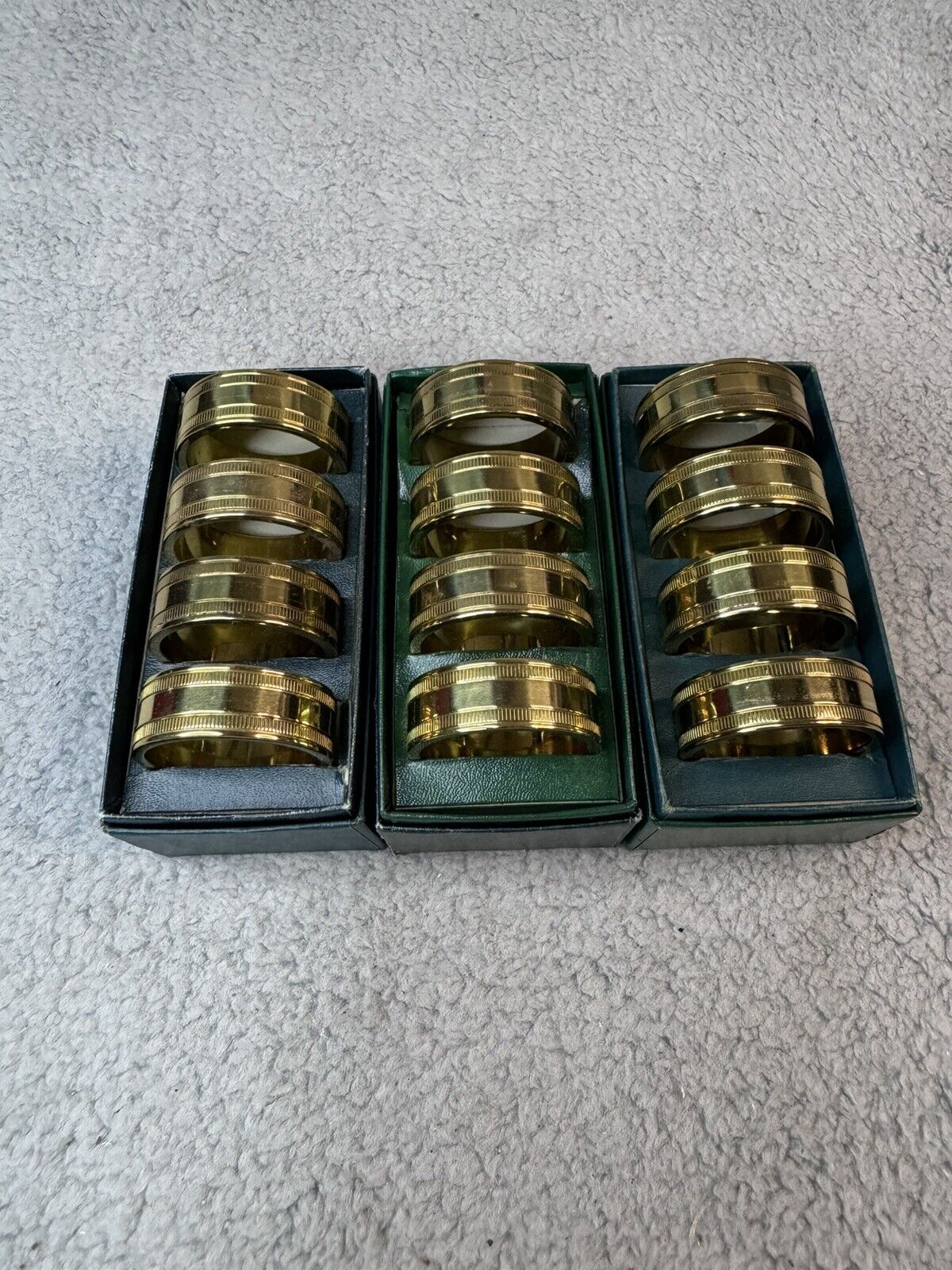 Virginia Metalcrafters Solid Brass Napkin Rings Set Of 12 Original Box Heavy