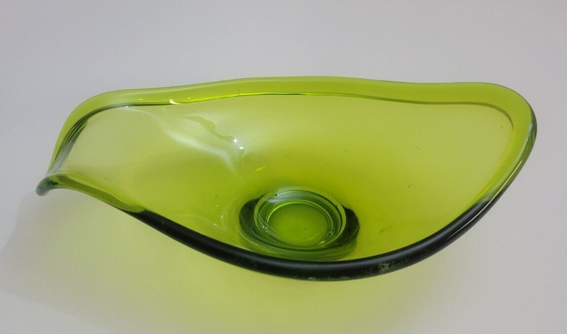 Viking Glass Epic Oval Bon Bon Dish Avocado Green 9.25 Inches