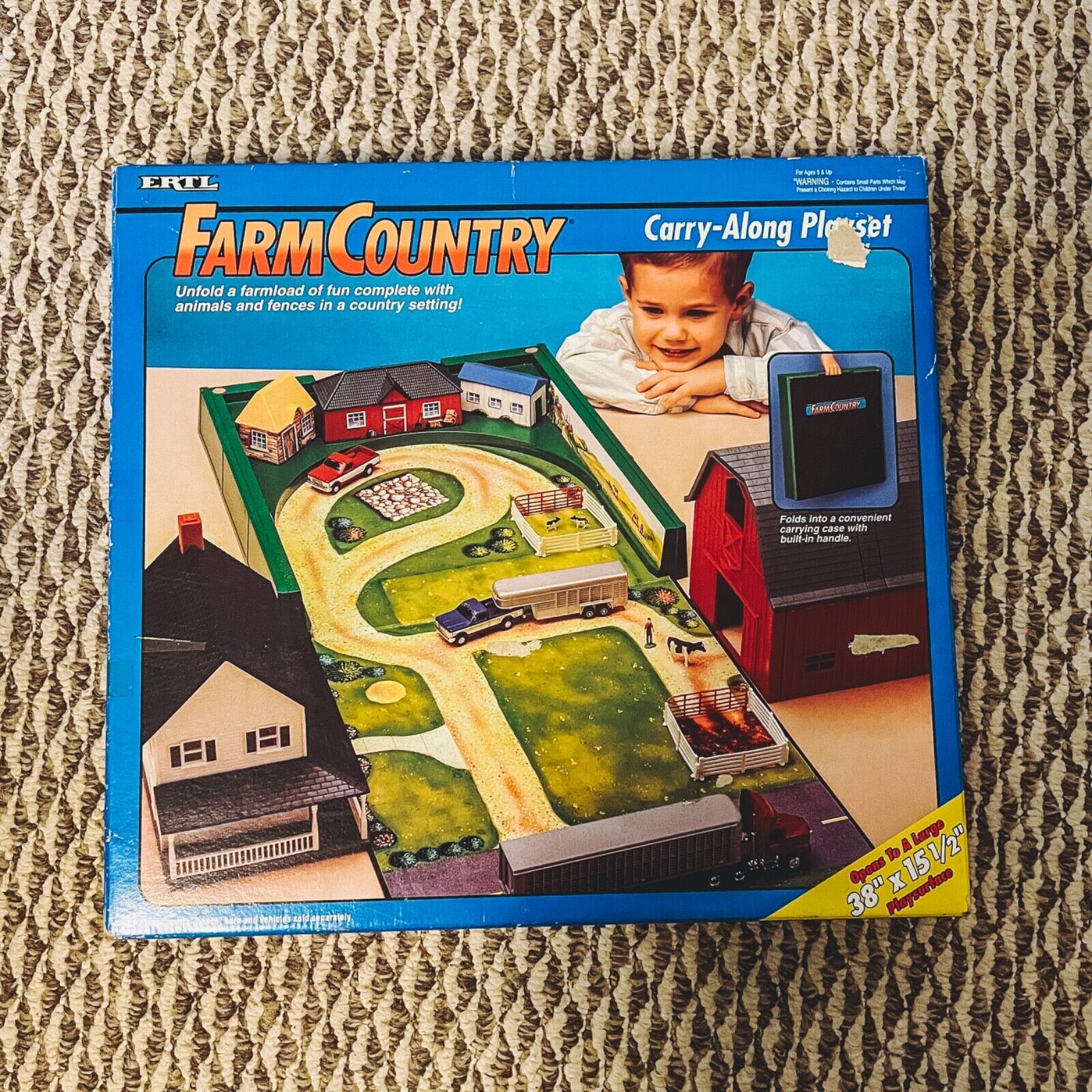 1994 ERTL Farm Country Carry Along Playset (Incomplete, See Notes)
