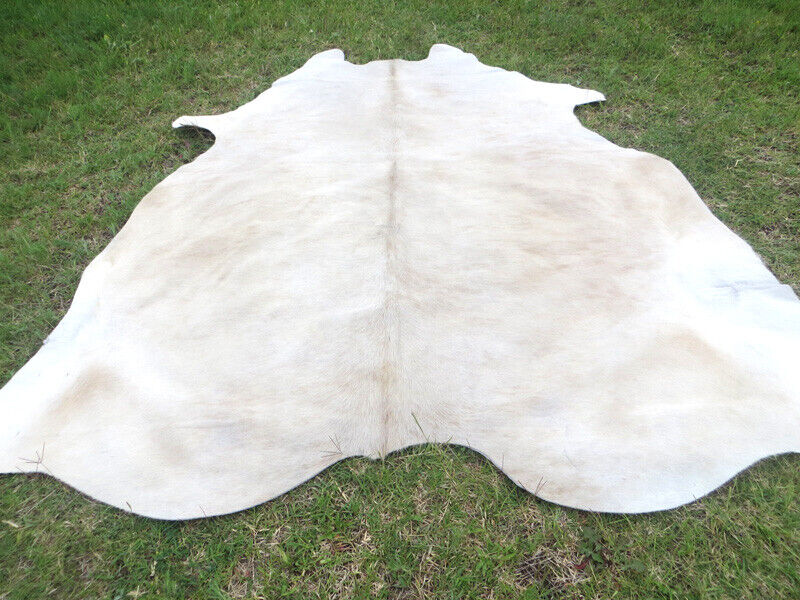 MAKE OFFER  LARGE WHITE Cowhide Rug natural HAIR ON Cow Hide Skin light beige