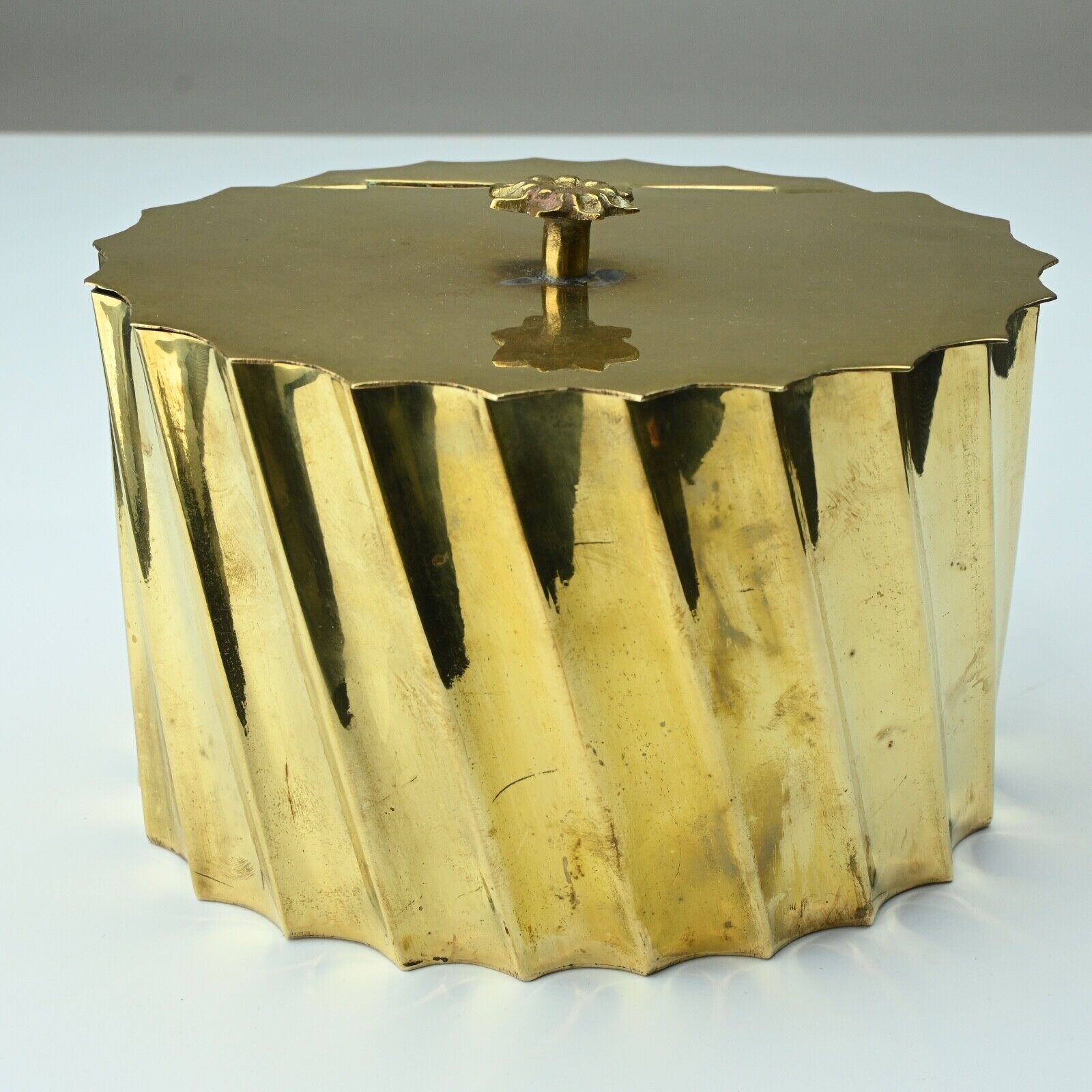 Fluted Brass Oval Tea Caddy/ trinket box with flower handle 4\