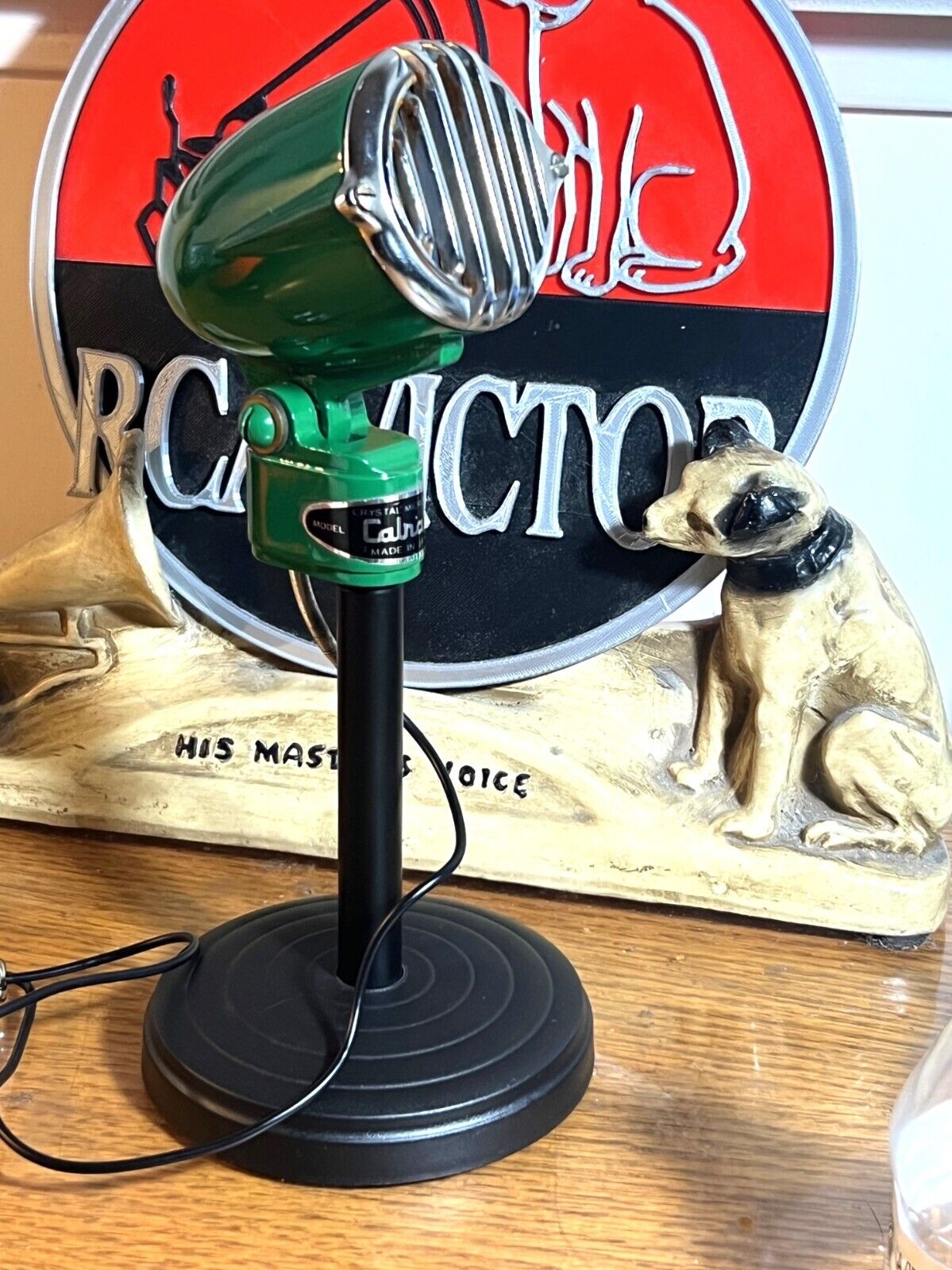 Vintage 1960’s Green Calrad 400C Crystal Microphone, works w/stand & cable