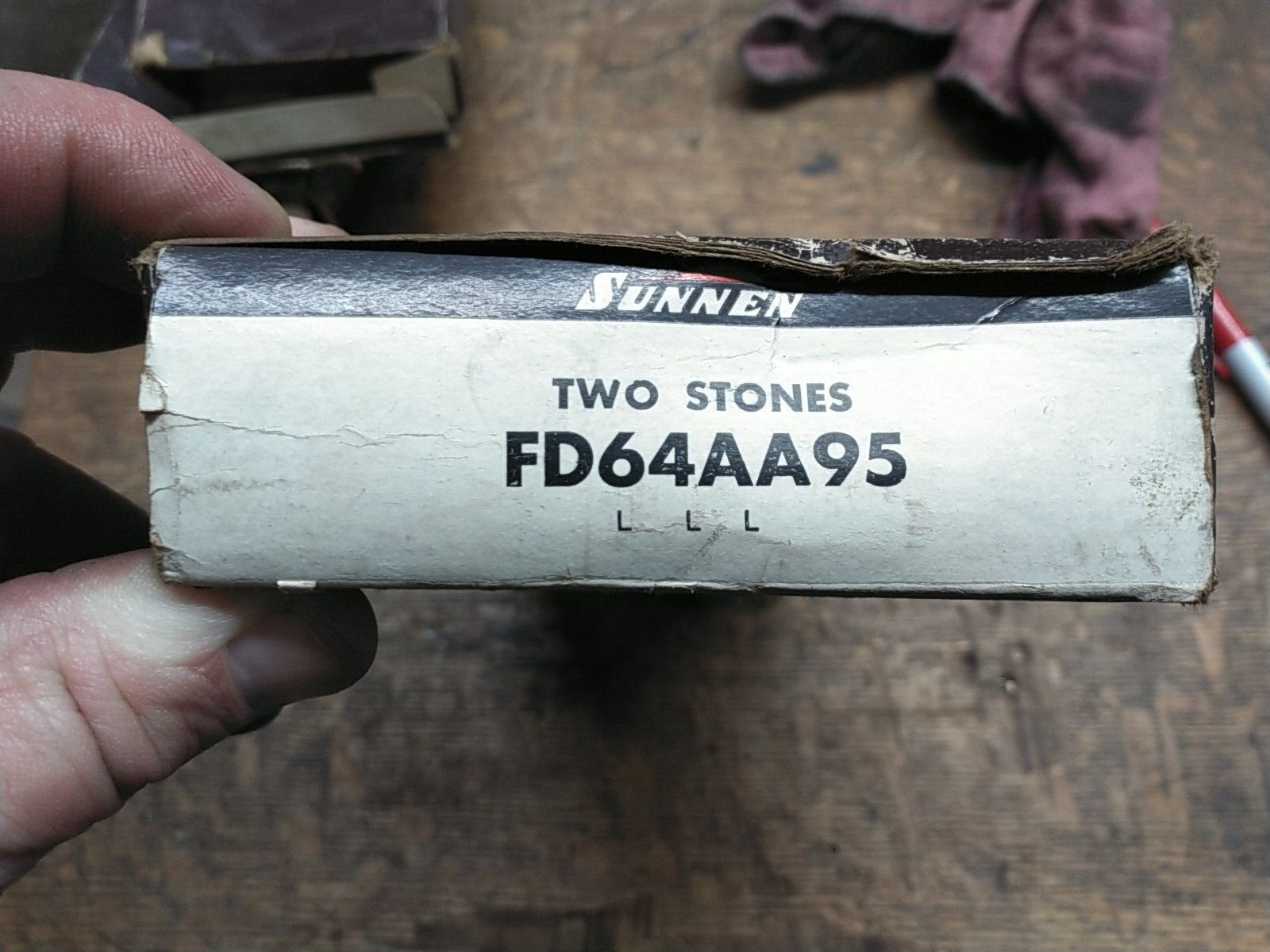 (Box of 2) Sunnen FD64-AA95 External Honing Stones Grit 500 Aluminum Oxide