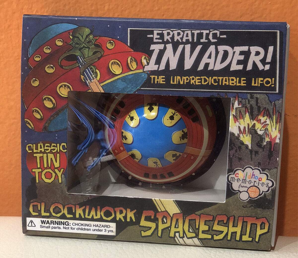 Classic Tin Toy Clockwork Spaceship Tin Treasures Unpredictable UFO