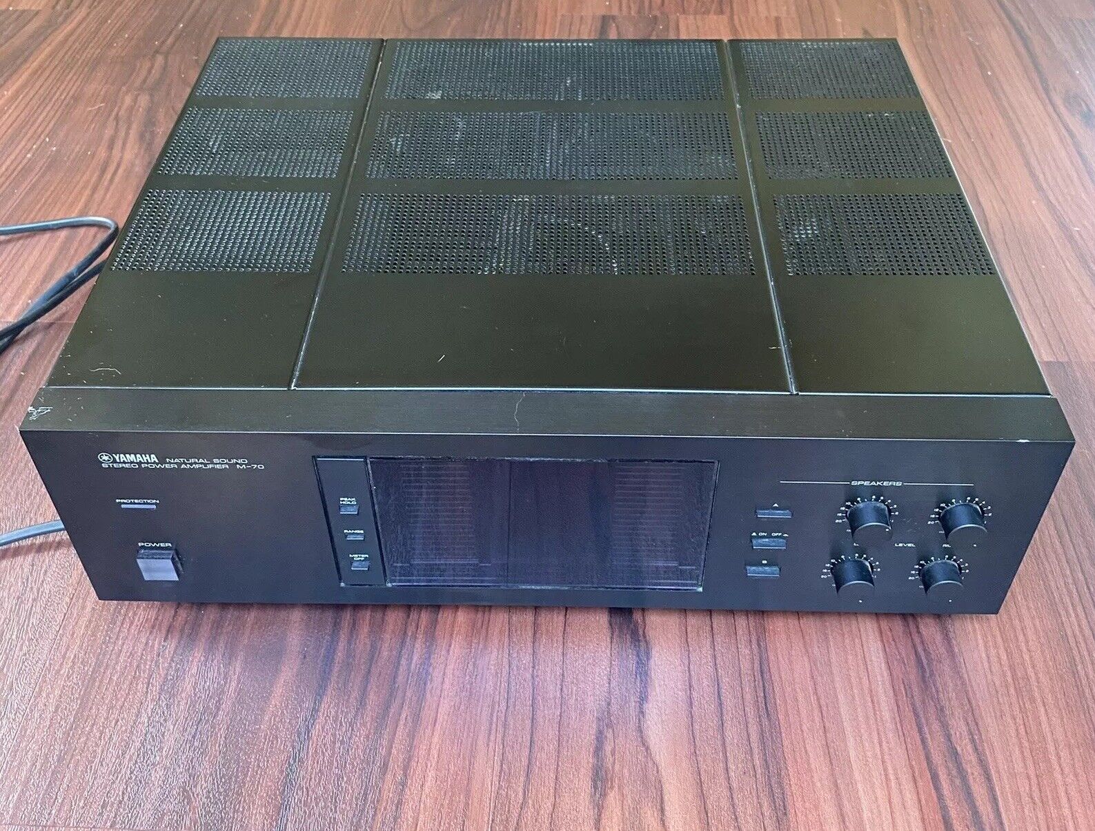 YAMAHA M-70 Natural Sound Power Amplifier 200 WPC Beast Tested Working Excellent